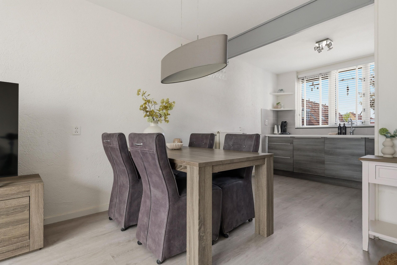 Tussenwoning te koop: Top Naeffstraat 28, Zaandam