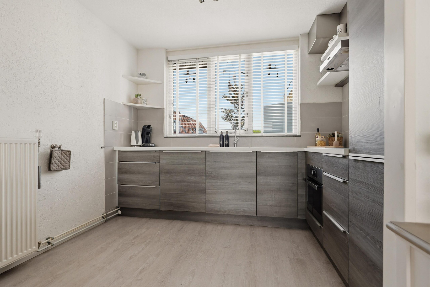 Tussenwoning te koop: Top Naeffstraat 28, Zaandam