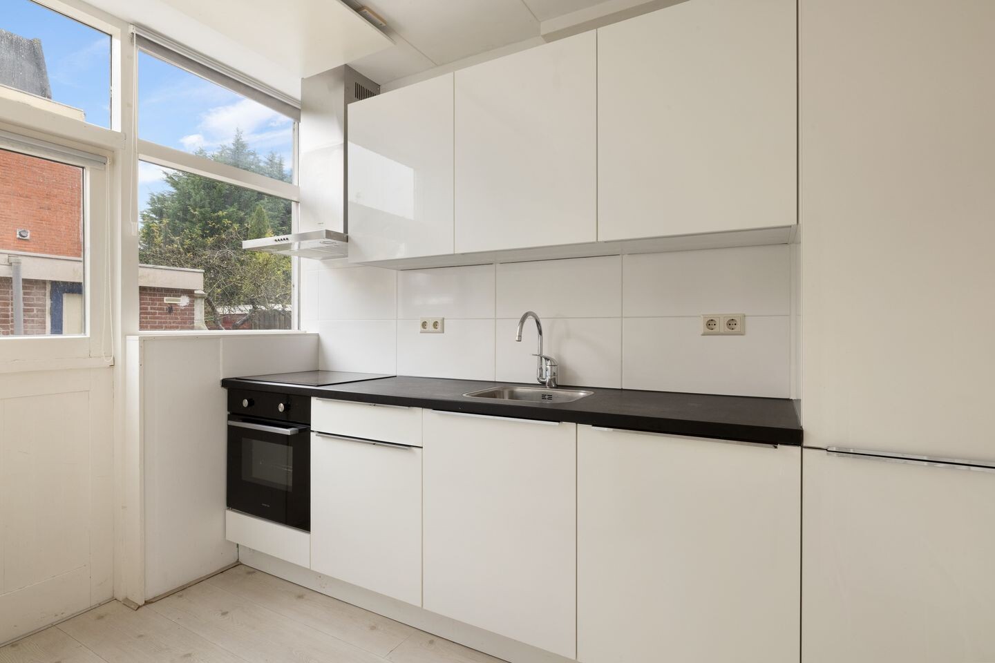 Tussenwoning te koop: Dovenetelweg 69, Zaandam