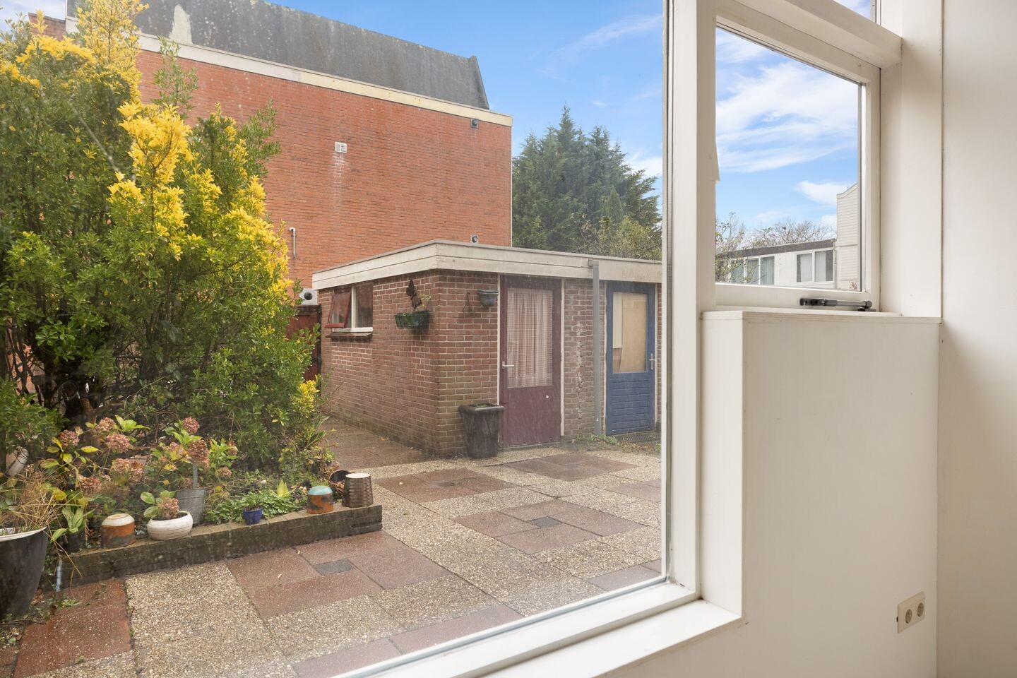 Tussenwoning te koop: Dovenetelweg 69, Zaandam