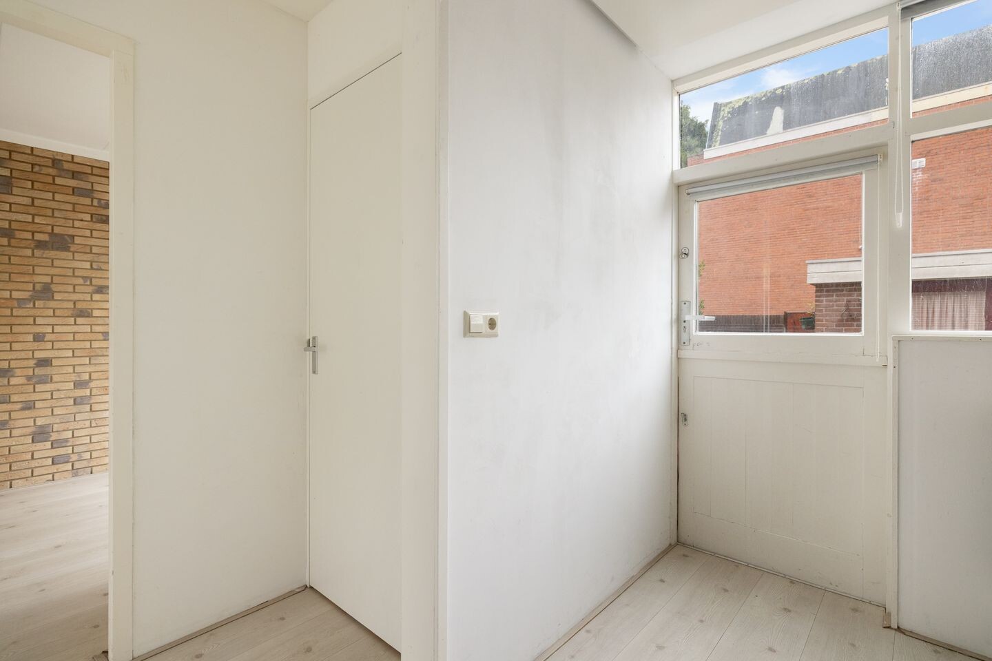 Tussenwoning te koop: Dovenetelweg 69, Zaandam