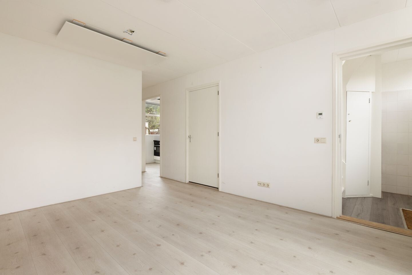 Tussenwoning te koop: Dovenetelweg 69, Zaandam