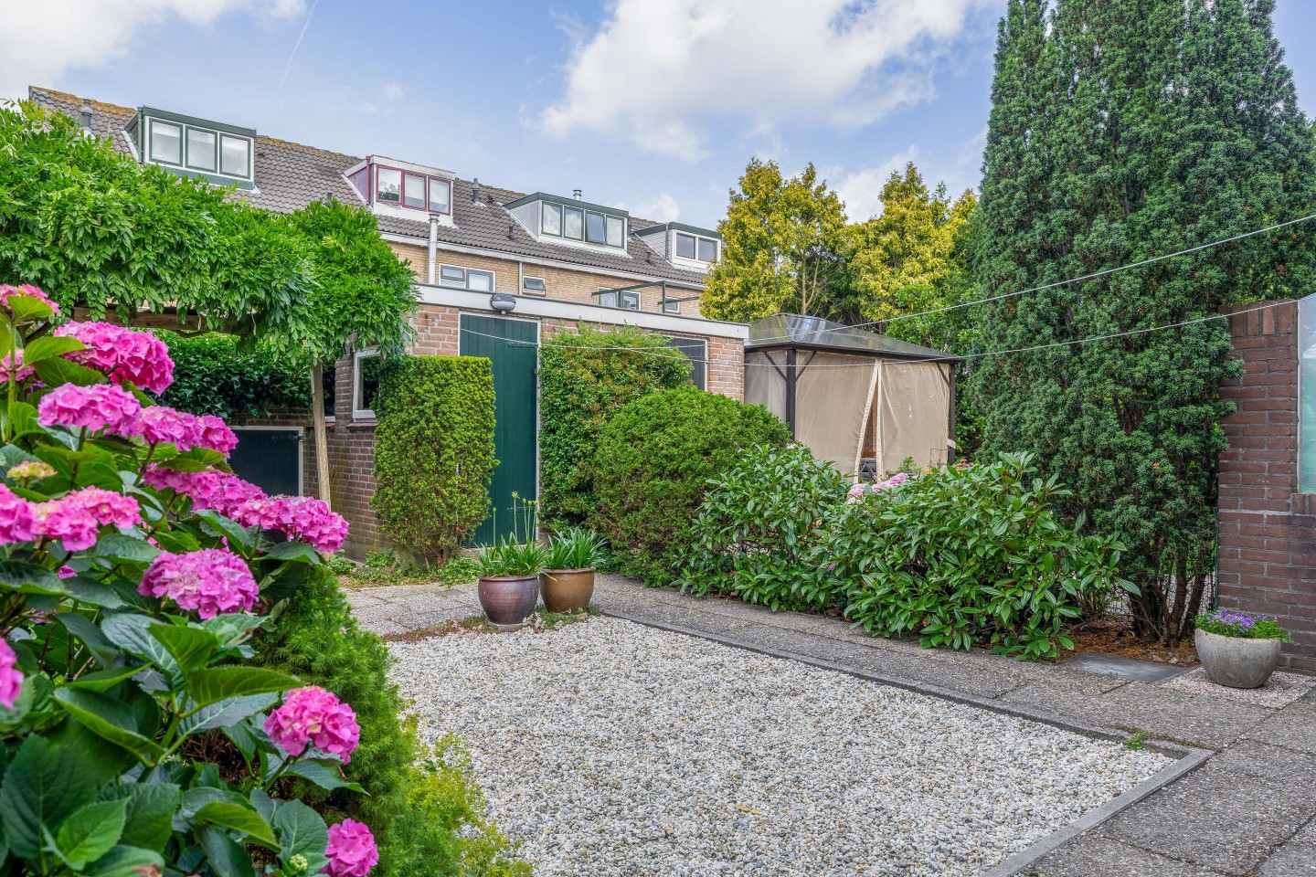 Twee-onder-één-kap te koop: Jonkerplantsoen 13, Zaandam