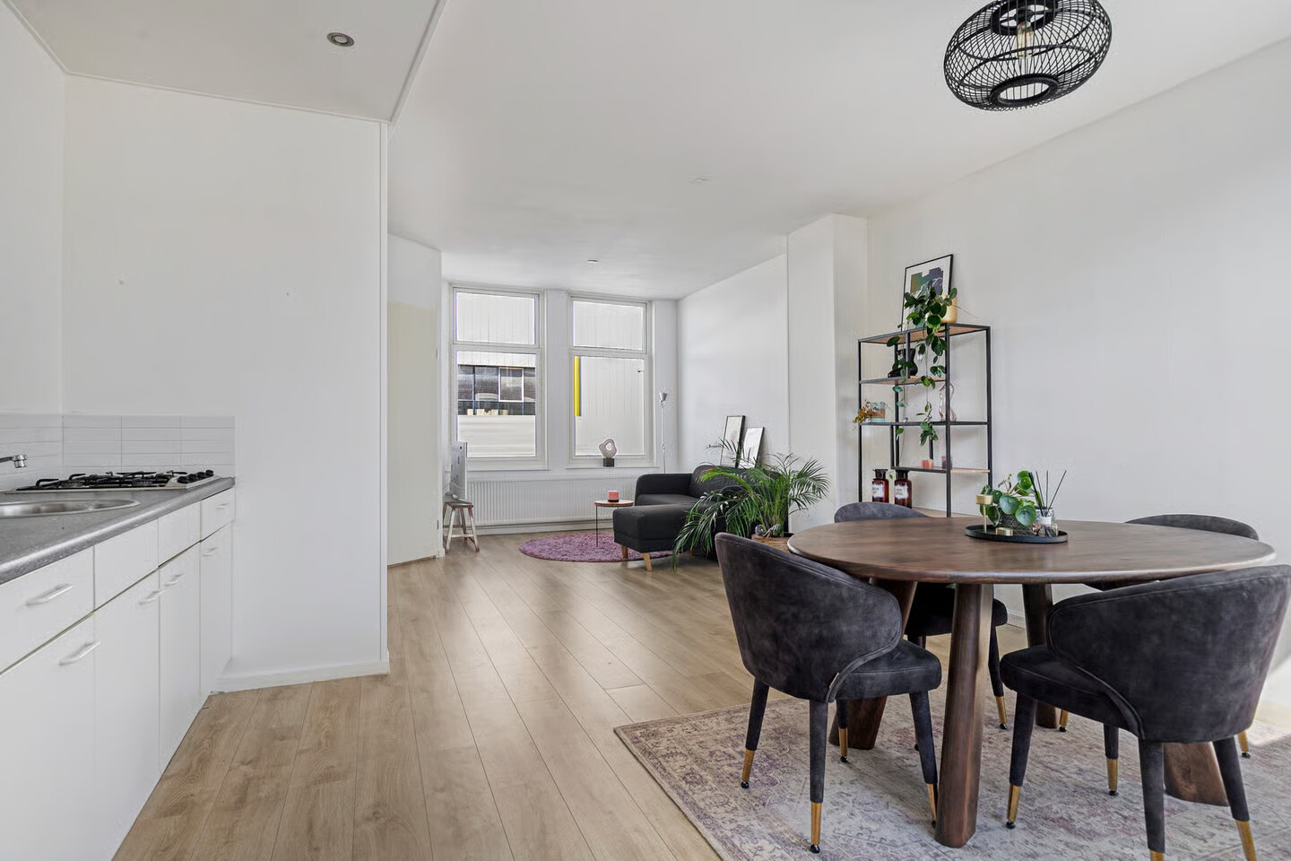 Tussenwoning te koop: Oostzijde 398B, Zaandam
