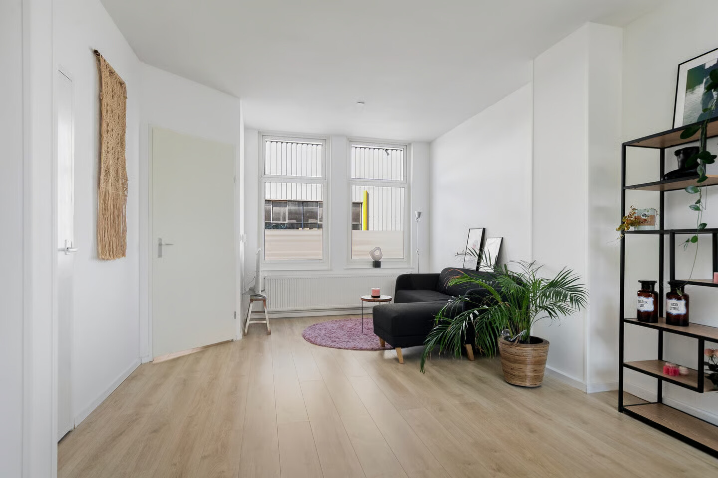 Tussenwoning te koop: Oostzijde 398B, Zaandam