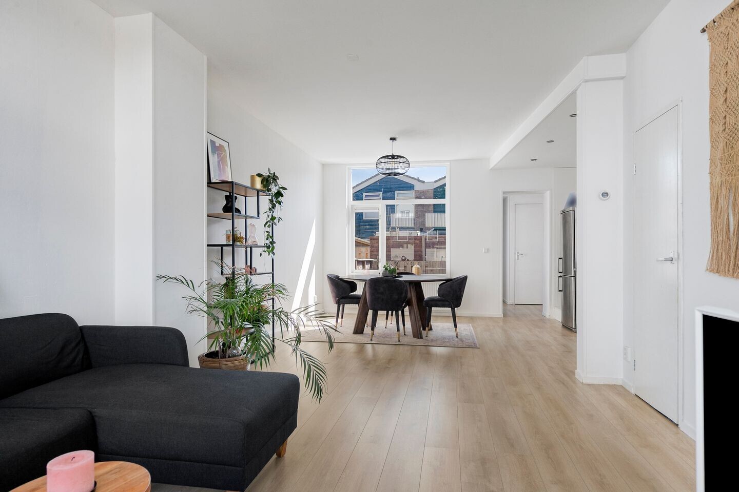 Tussenwoning te koop: Oostzijde 398B, Zaandam