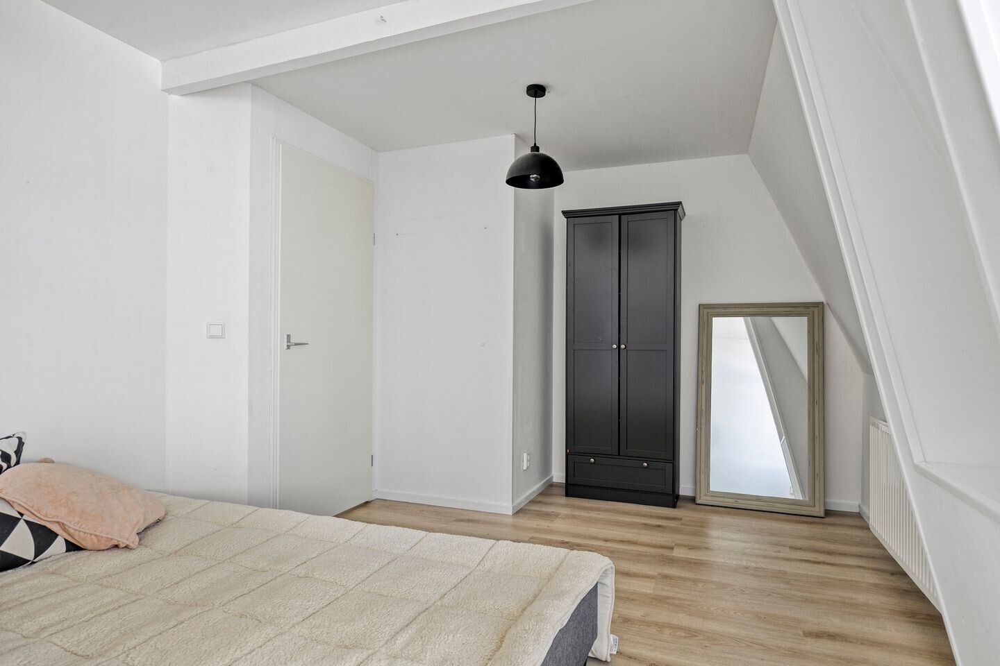 Tussenwoning te koop: Oostzijde 398B, Zaandam