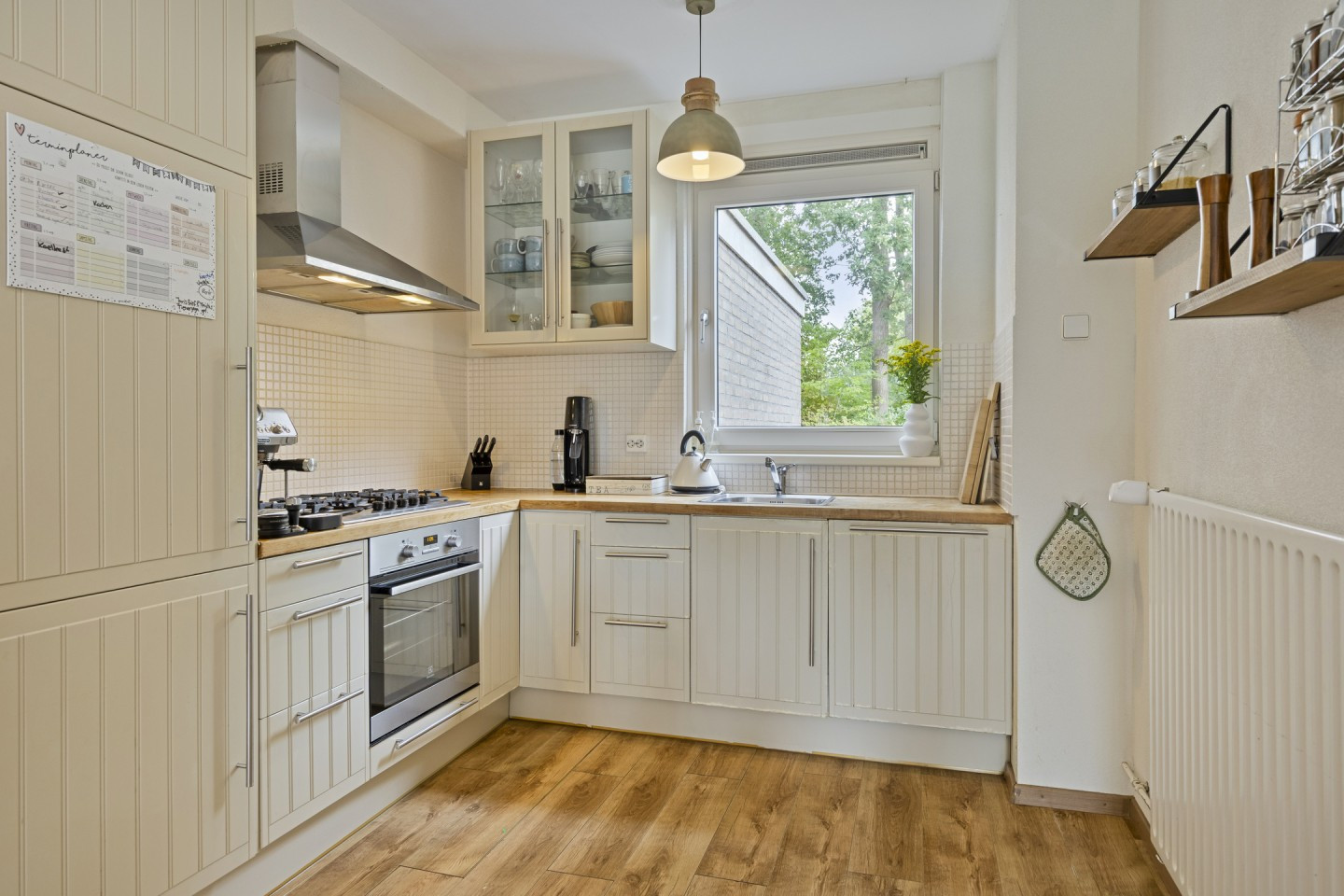 Tussenwoning te koop: Eemmeer 18, Zaandam