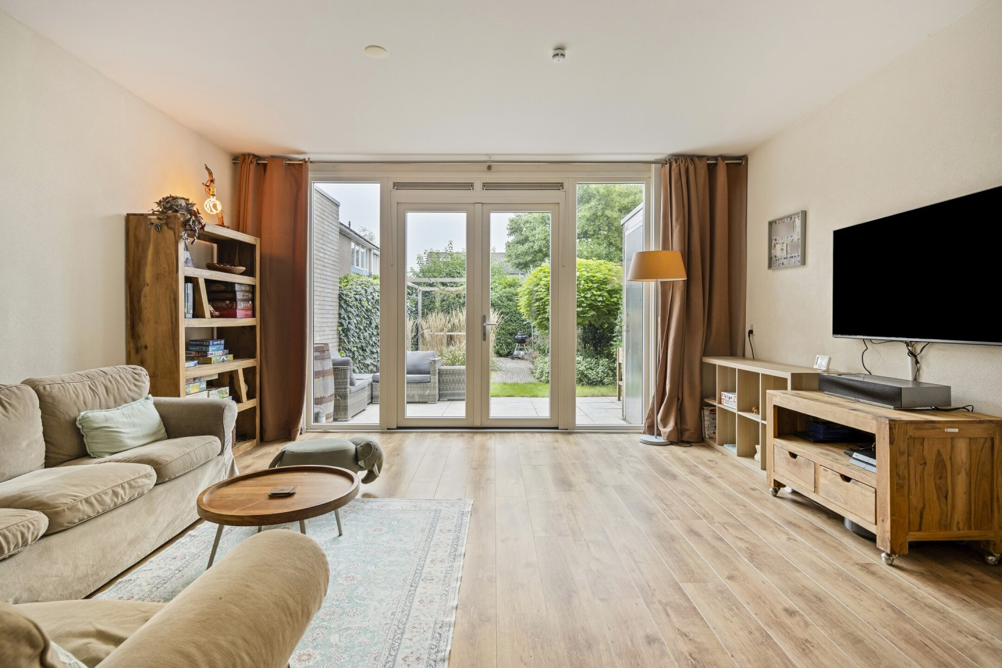 Tussenwoning te koop: Eemmeer 18, Zaandam