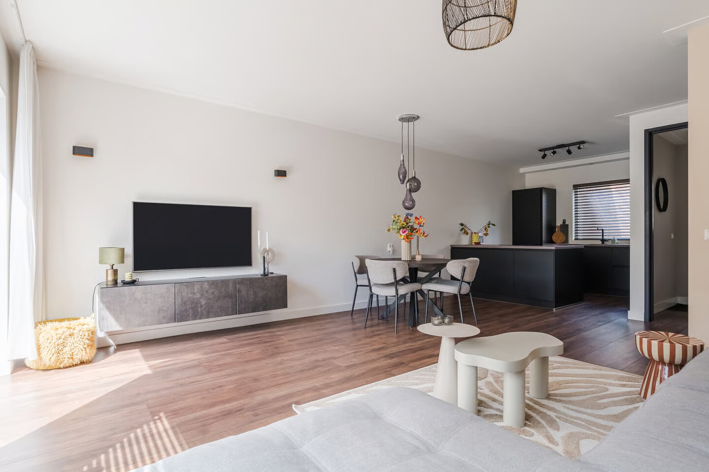 Tussenwoning te koop: De Roggebloem 4, Zaandam