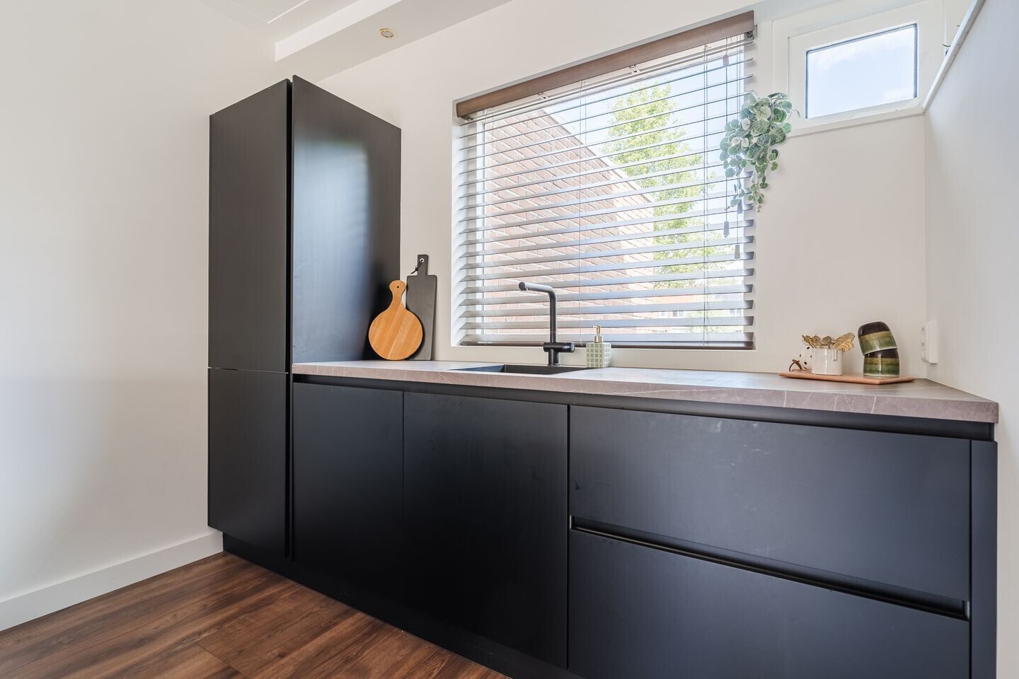 Tussenwoning te koop: De Roggebloem 4, Zaandam