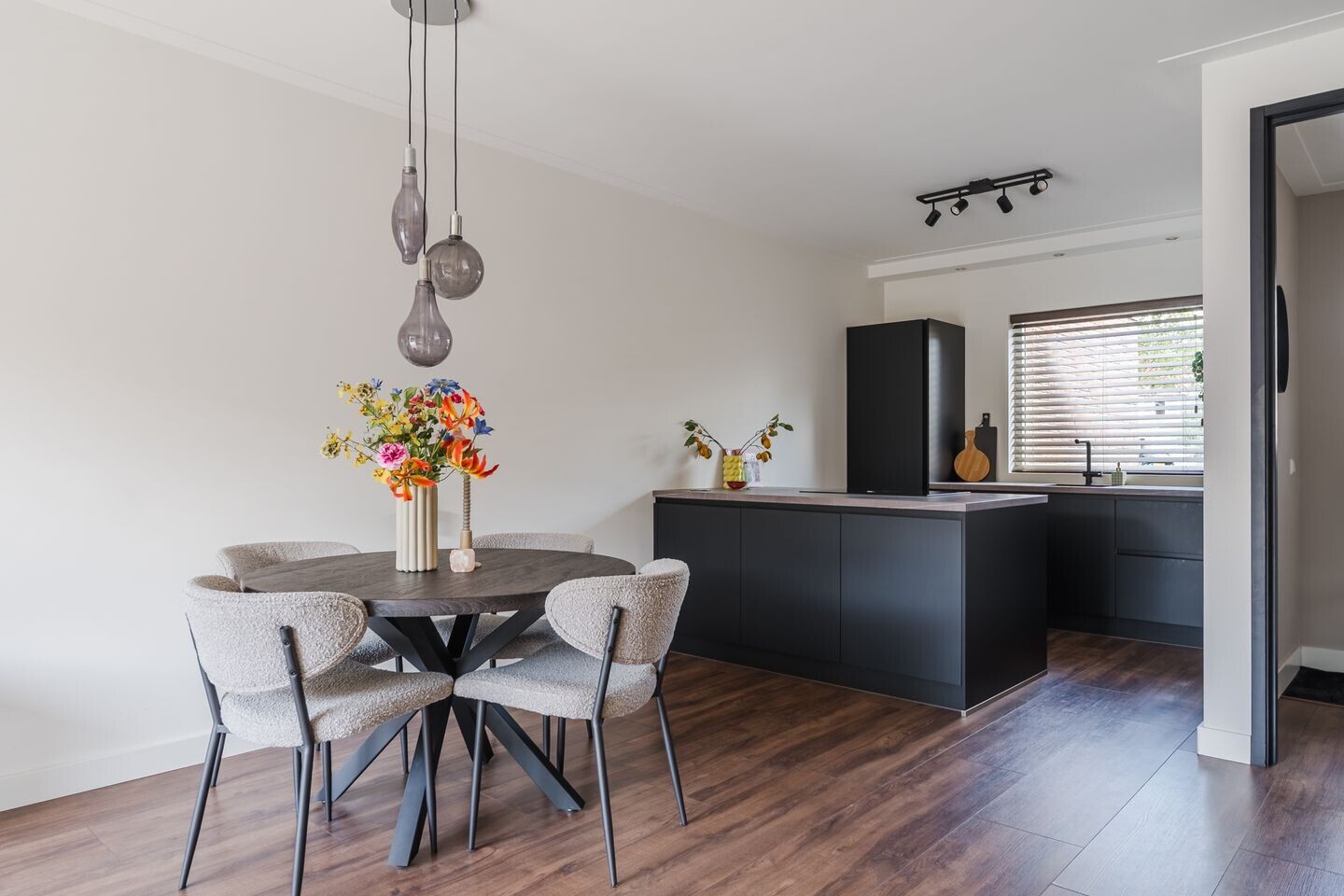 Tussenwoning te koop: De Roggebloem 4, Zaandam