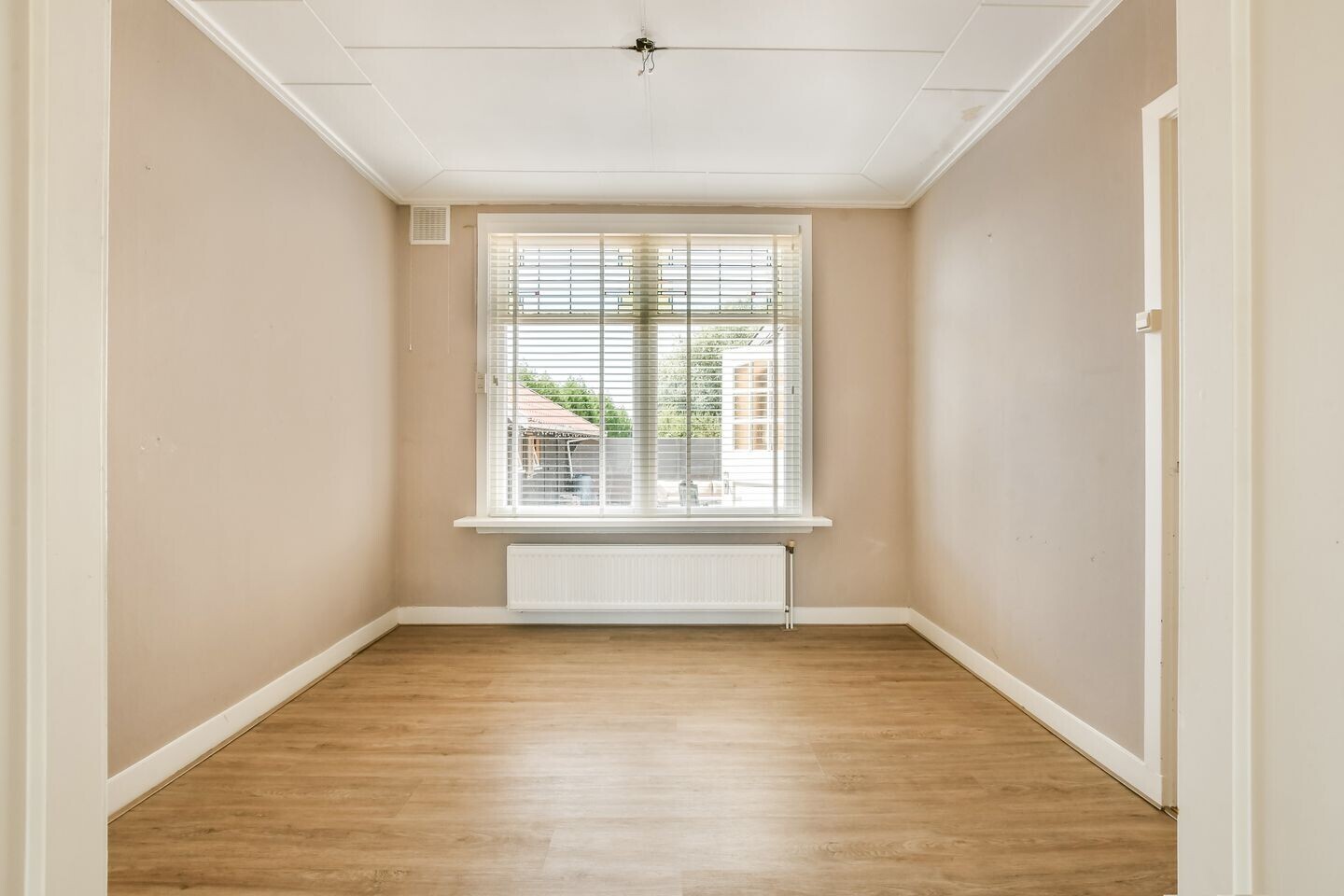 Twee-onder-één-kap te koop: Noordeinde 77, Oostzaan