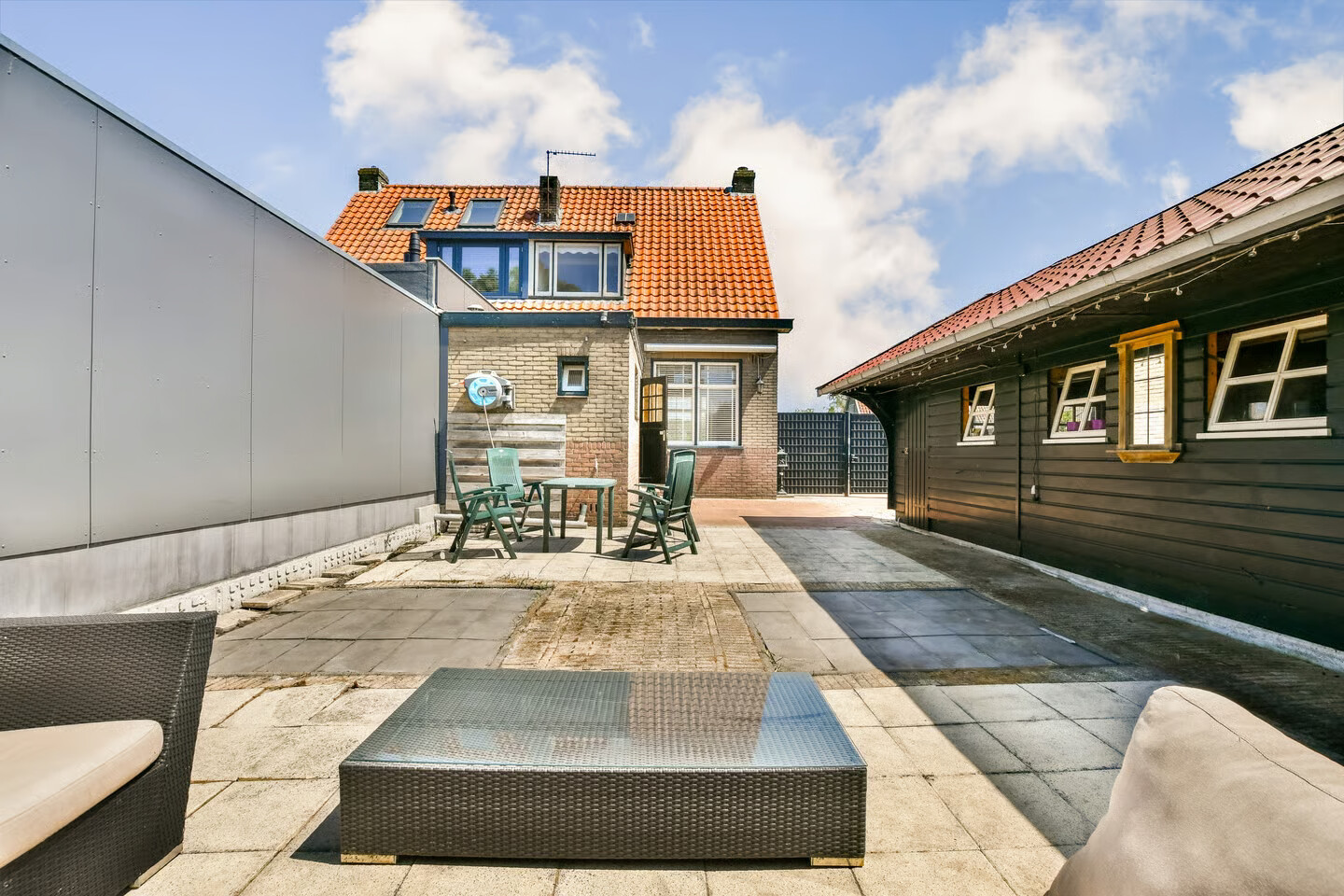Twee-onder-één-kap te koop: Noordeinde 77, Oostzaan