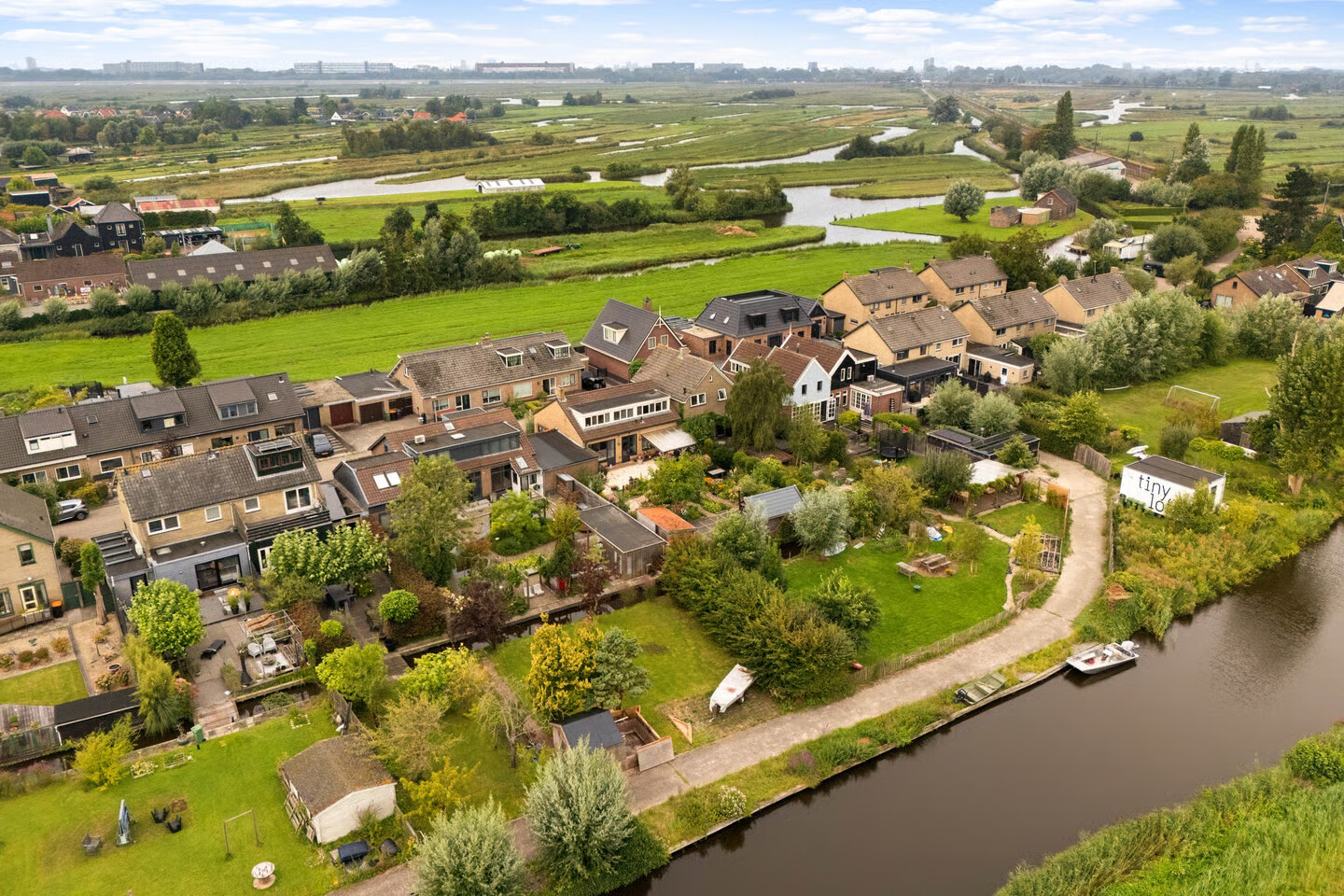 Hoekwoning te koop: Stationsstraat 20, Oostzaan