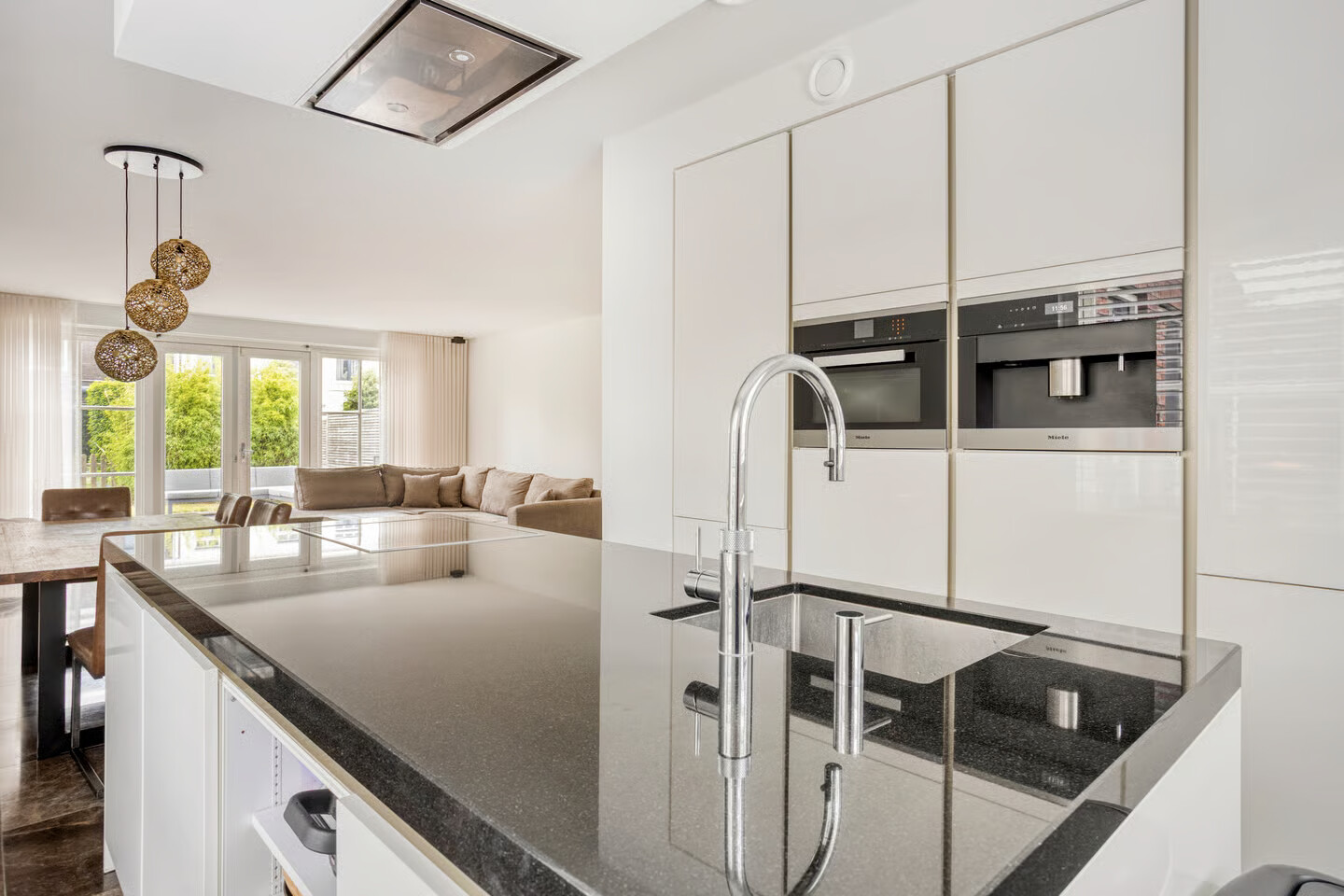 Tussenwoning te koop: Apollolaan 19, Oostzaan