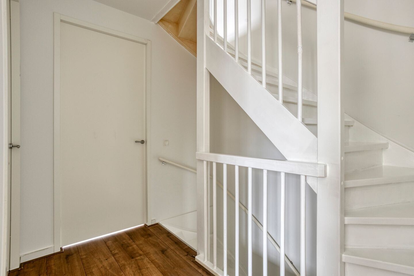 Tussenwoning te koop: Apollolaan 19, Oostzaan
