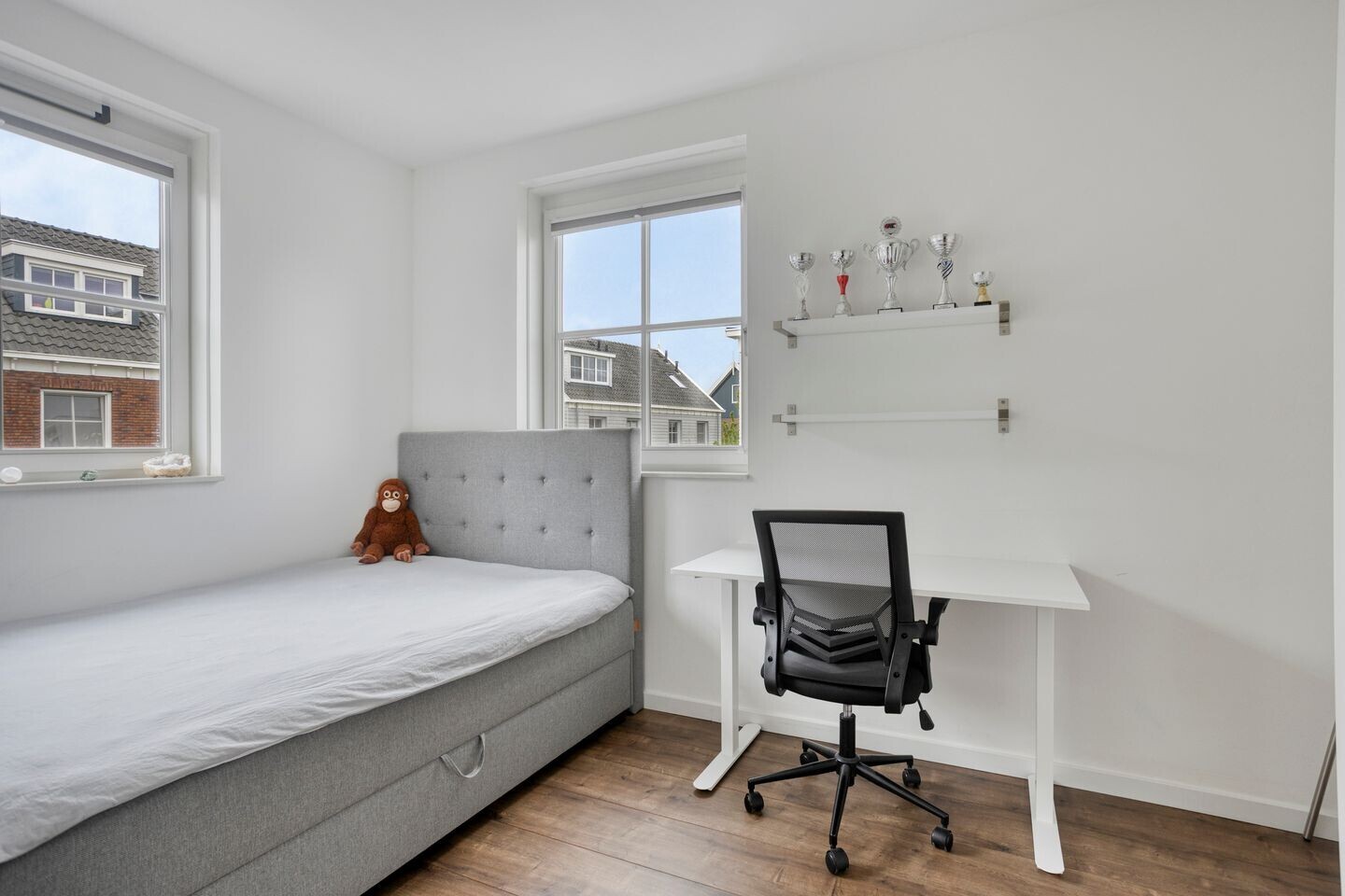 Tussenwoning te koop: Apollolaan 19, Oostzaan