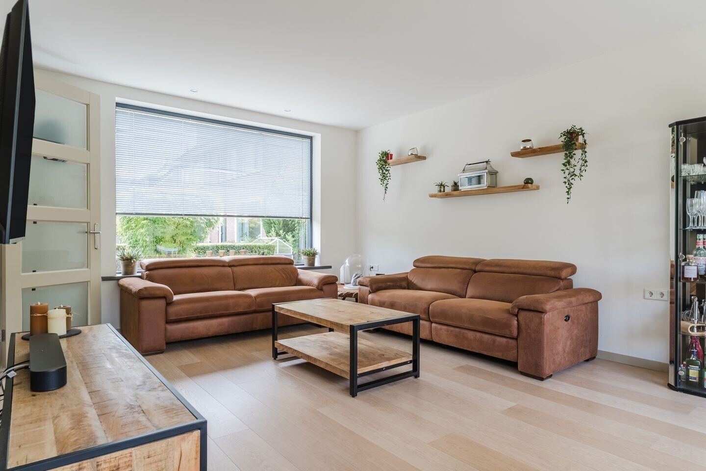 Twee-onder-één-kap te koop: Rietschoot 187, Oostzaan