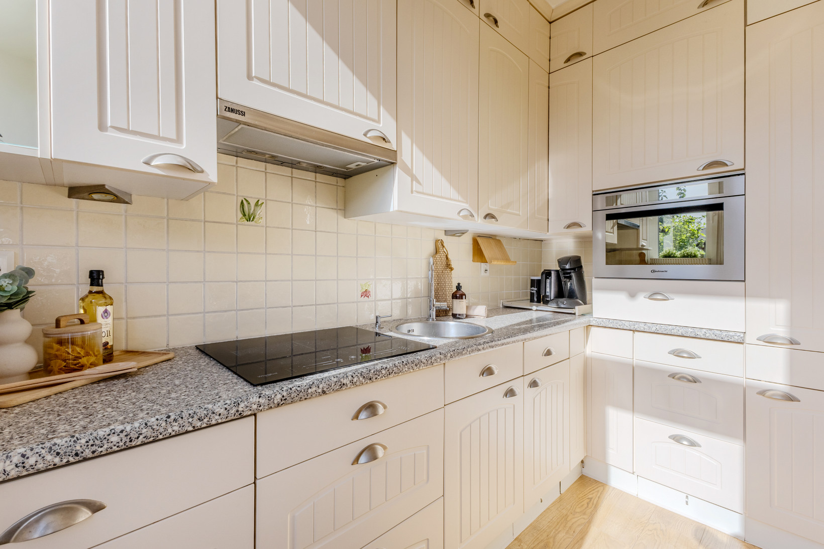Vrijstaande woning te koop: Oost-Indischekade 25, Wormerveer