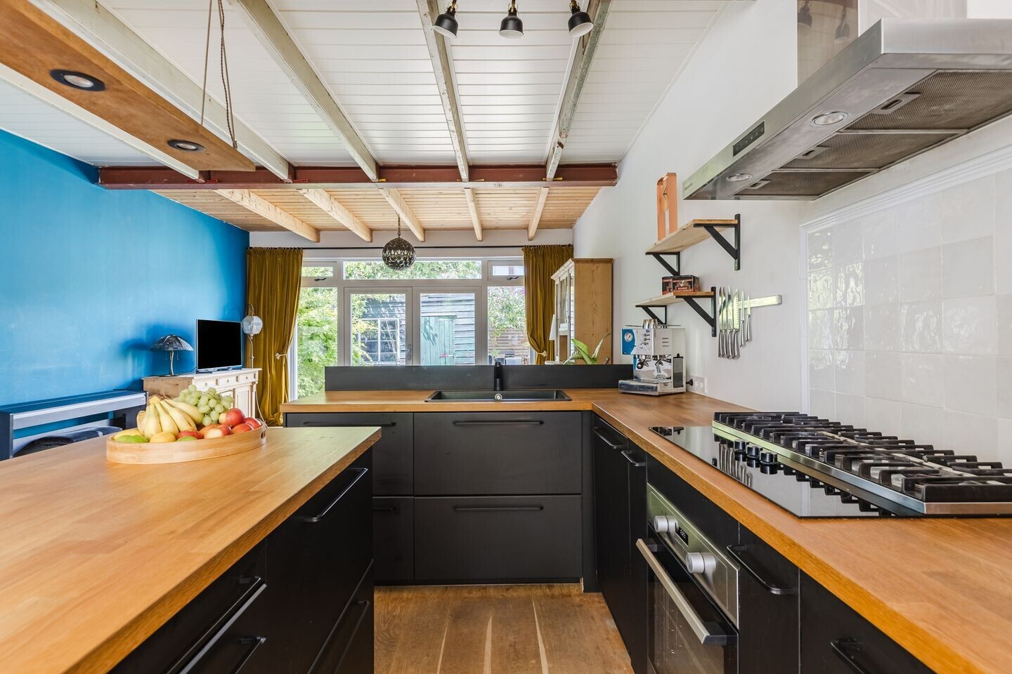 Hoekwoning te koop: Warmoesstraat 131, Wormerveer