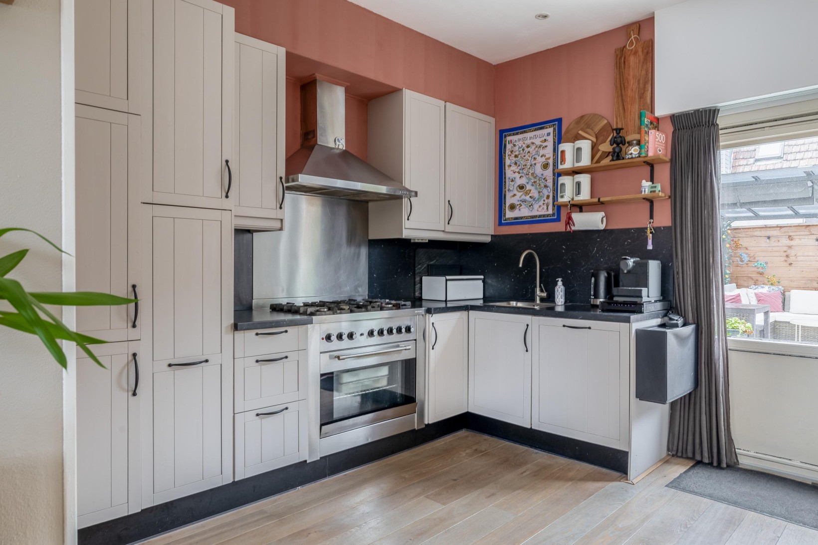 Hoekwoning te koop: Transvaalstraat 23, Wormerveer