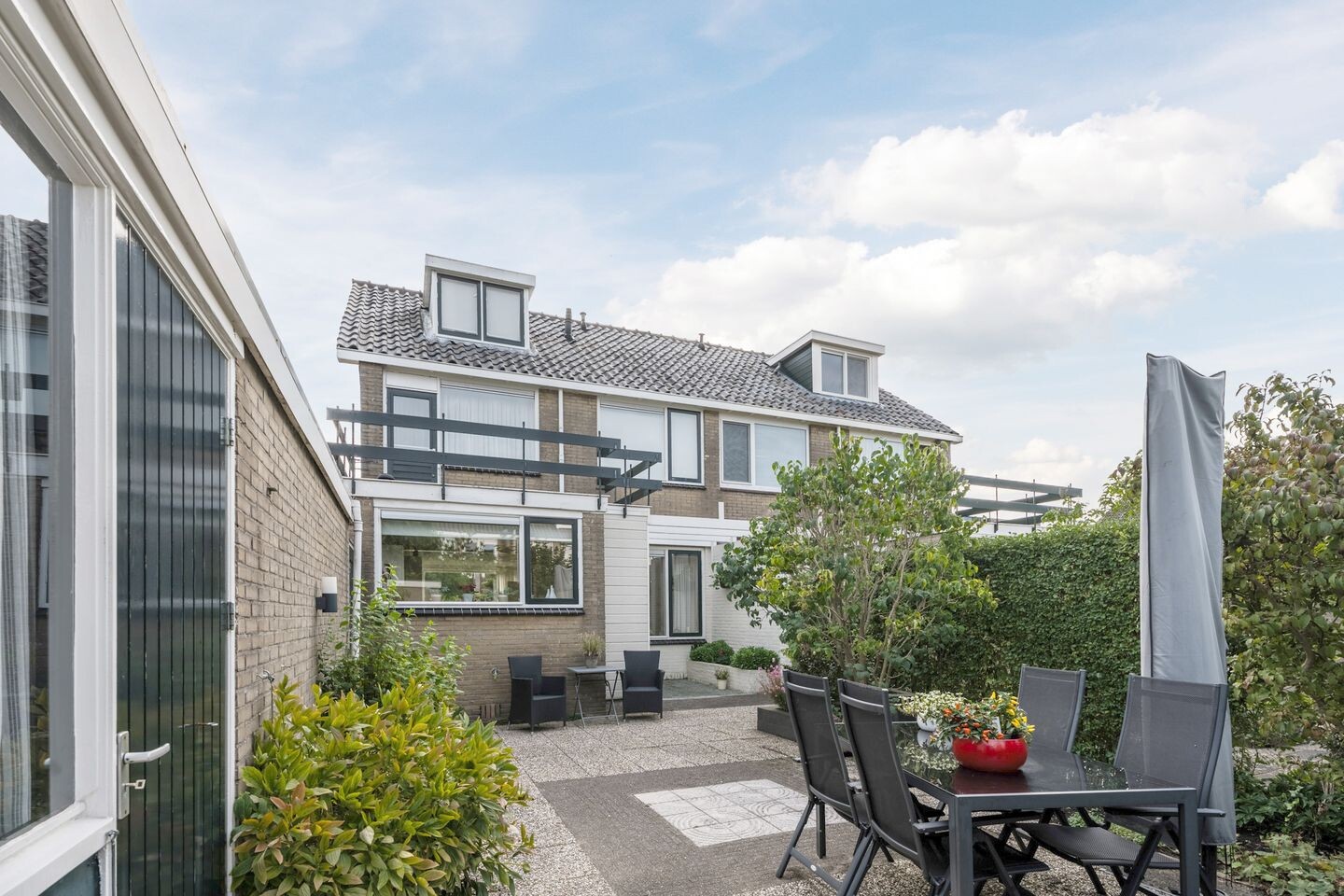 Twee-onder-één-kap te koop: Prins van Oranjestraat 18, Wormer