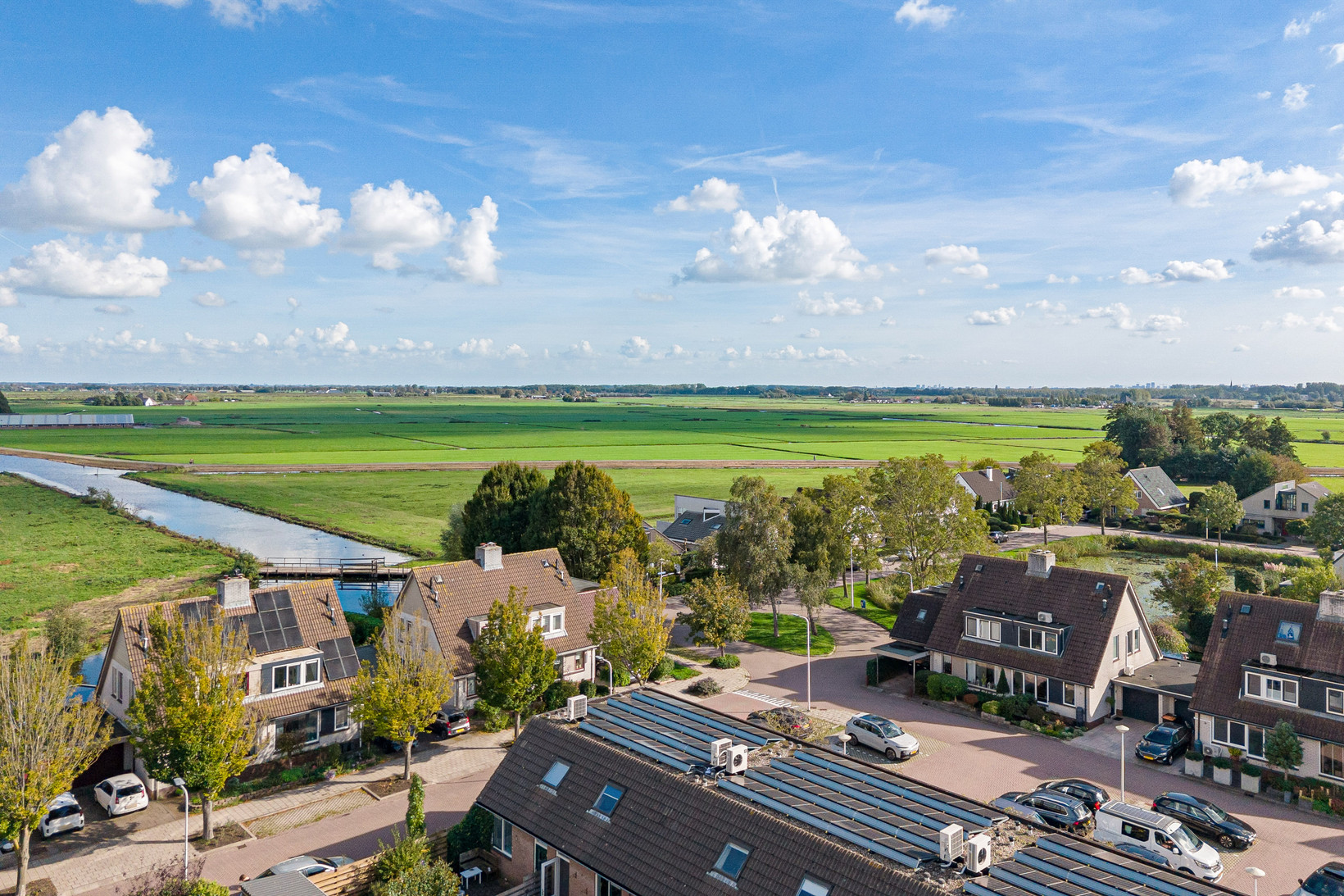 Tussenwoning te koop: Wim van de Kappellehof 3, Wormer
