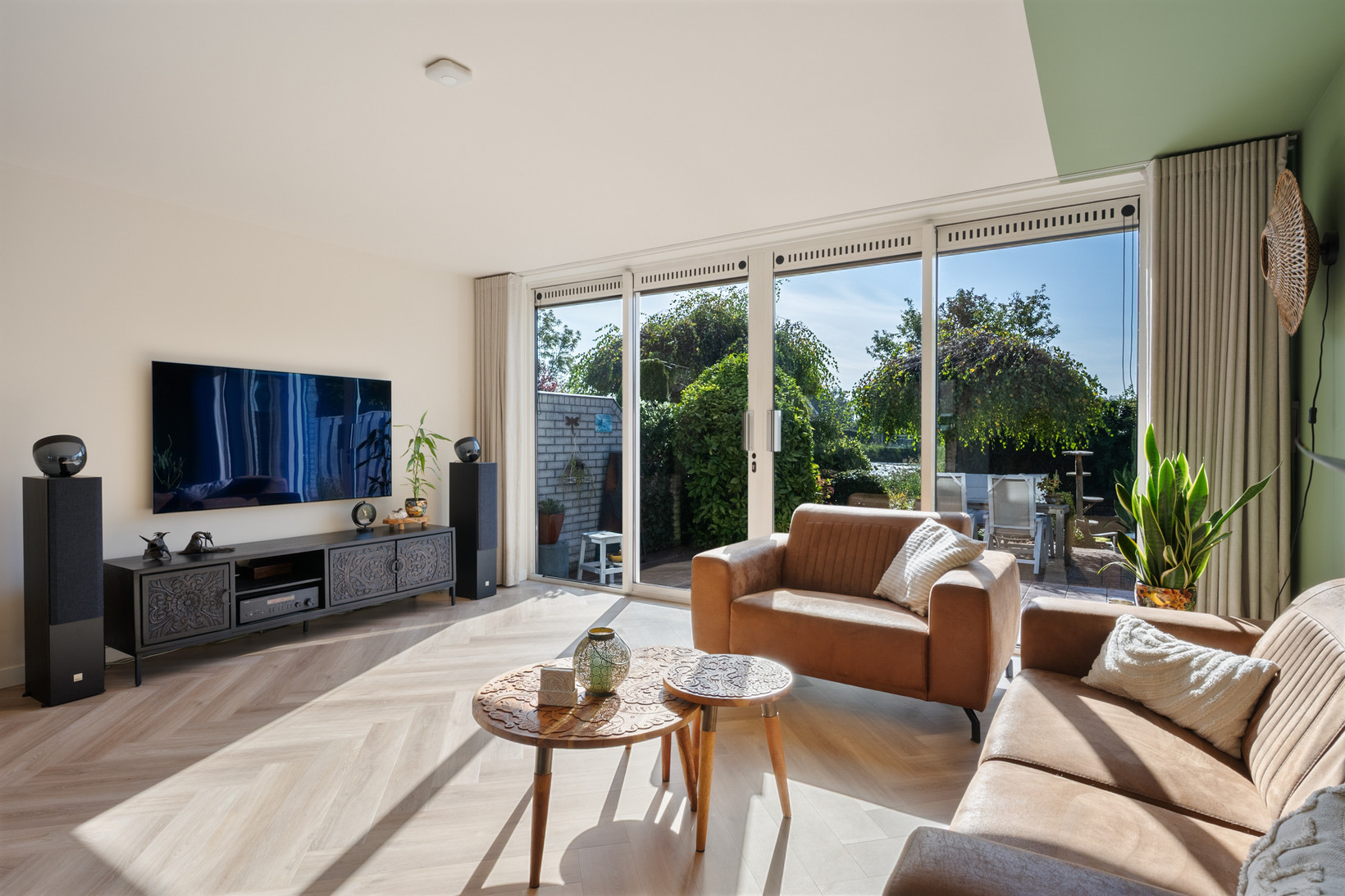 Tussenwoning te koop: Wim van de Kappellehof 3, Wormer