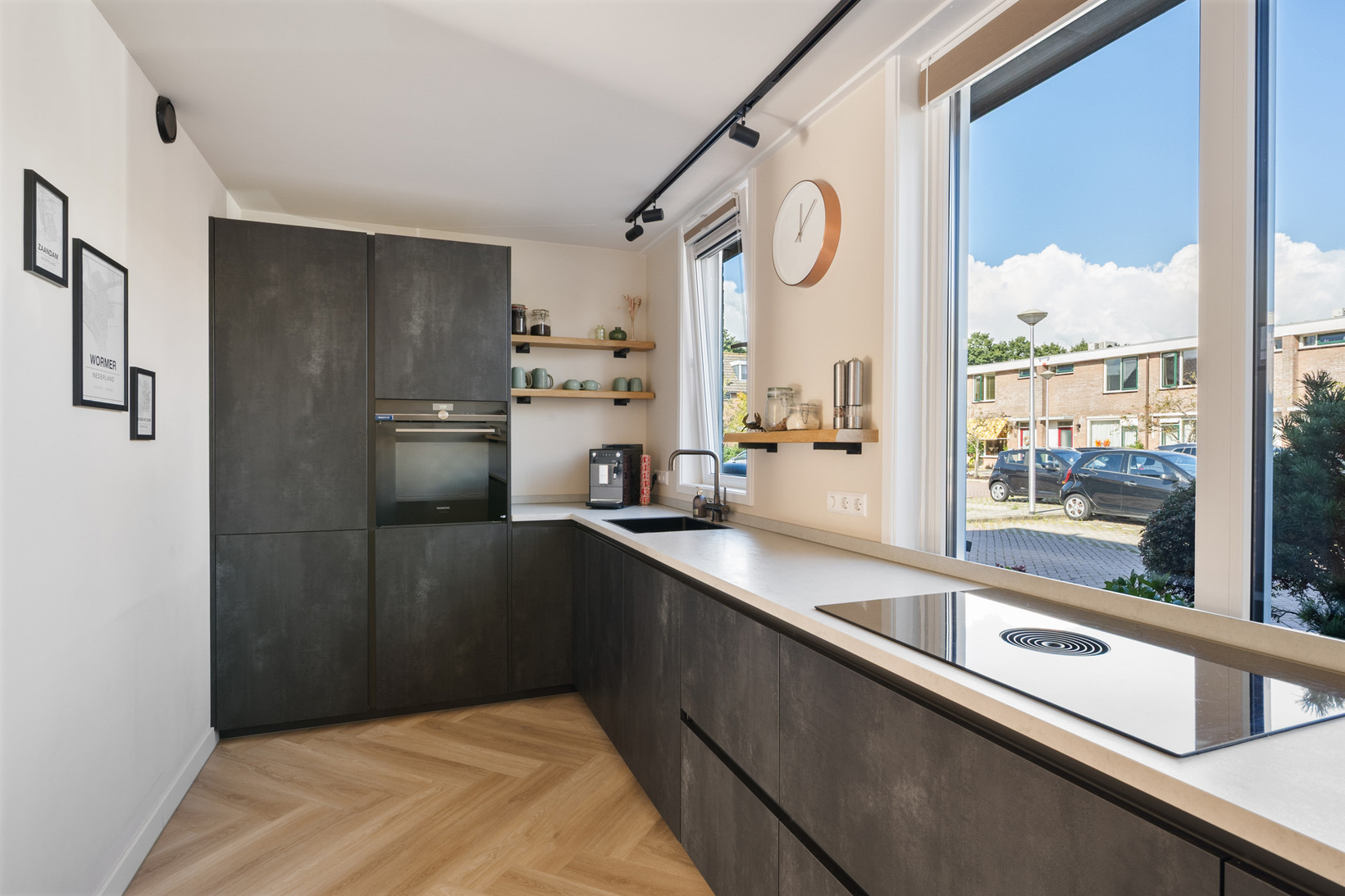 Tussenwoning te koop: Wim van de Kappellehof 3, Wormer