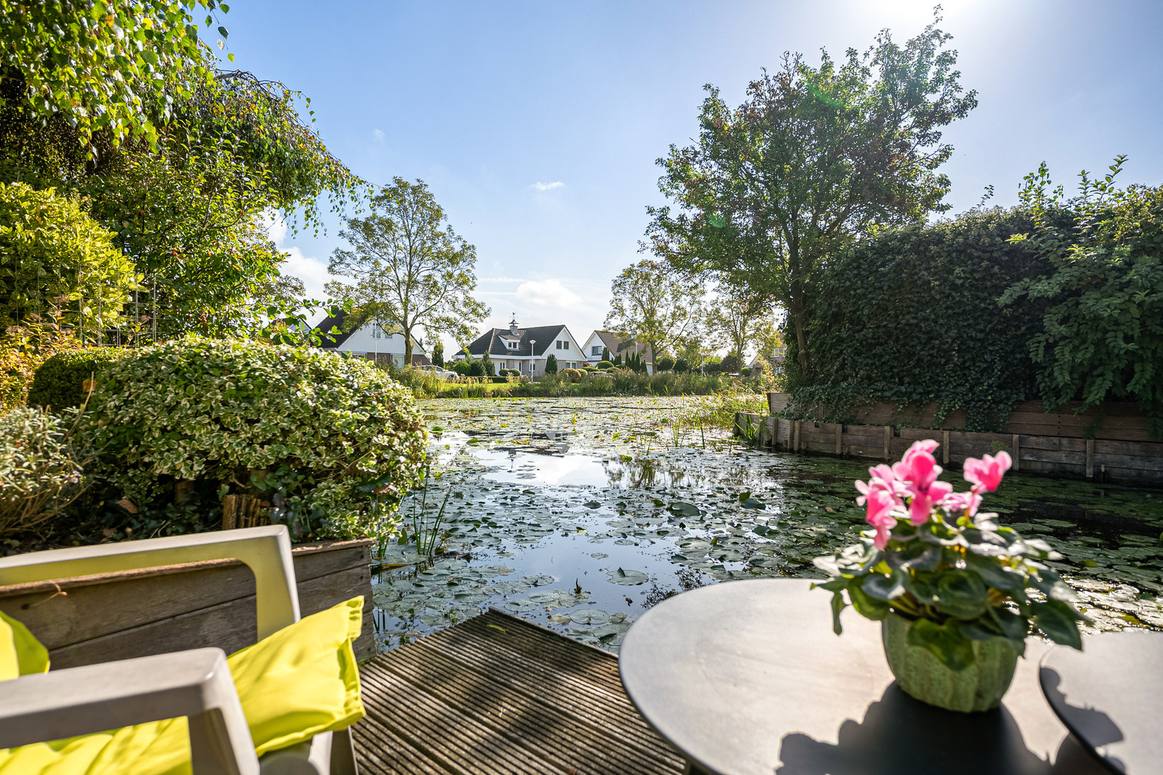 Tussenwoning te koop: Wim van de Kappellehof 3, Wormer