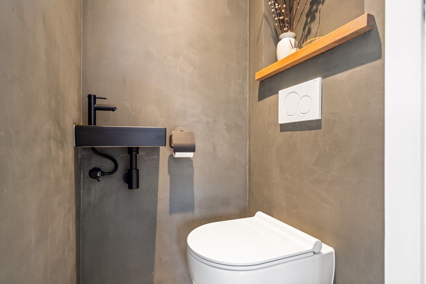 Hoekwoning te koop: Sluisstraat 16, Oostknollendam