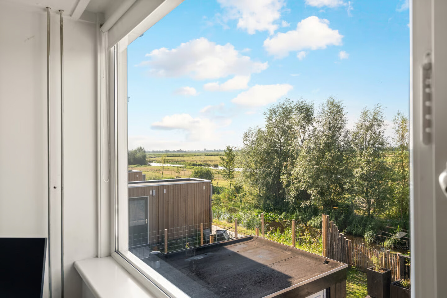 Hoekwoning te koop: Sluisstraat 16, Oostknollendam