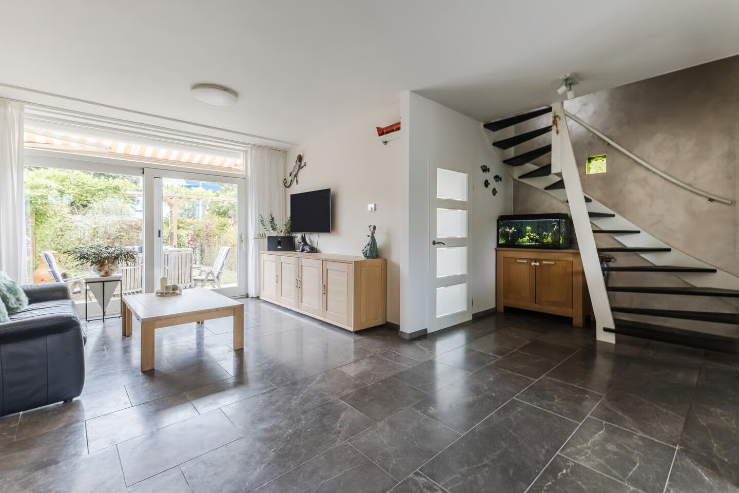 Twee-onder-één-kap te koop: Dorpsstraat 13, Markenbinnen