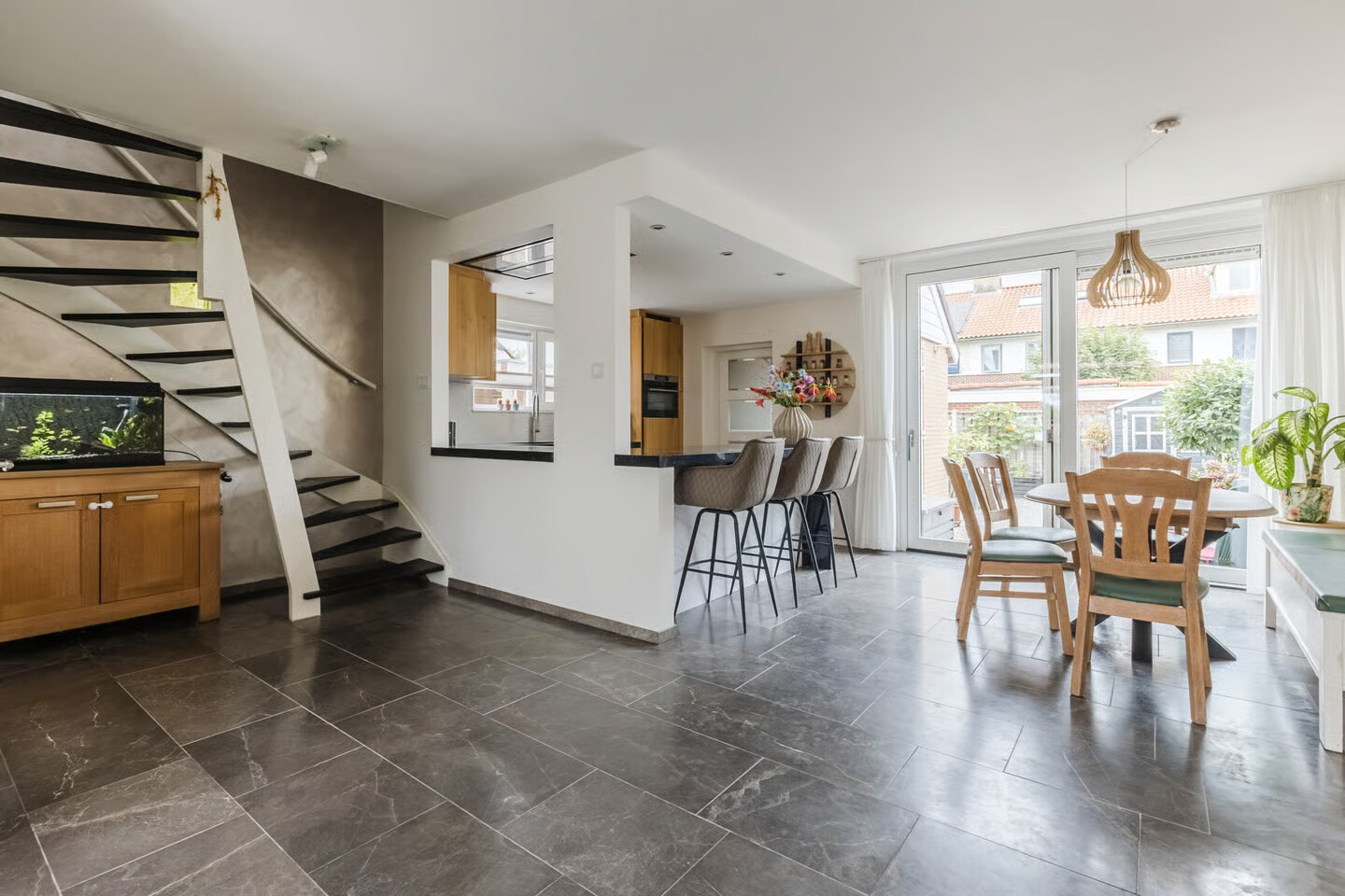 Twee-onder-één-kap te koop: Dorpsstraat 13, Markenbinnen