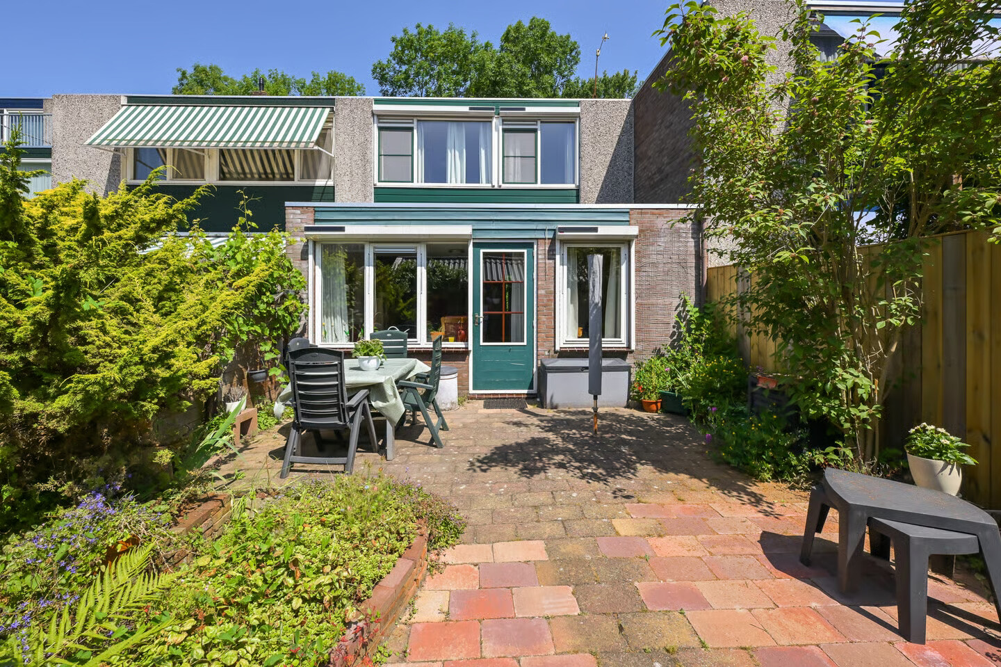 Tussenwoning te koop: Brouwerszoom 42, Koog Aan De Zaan