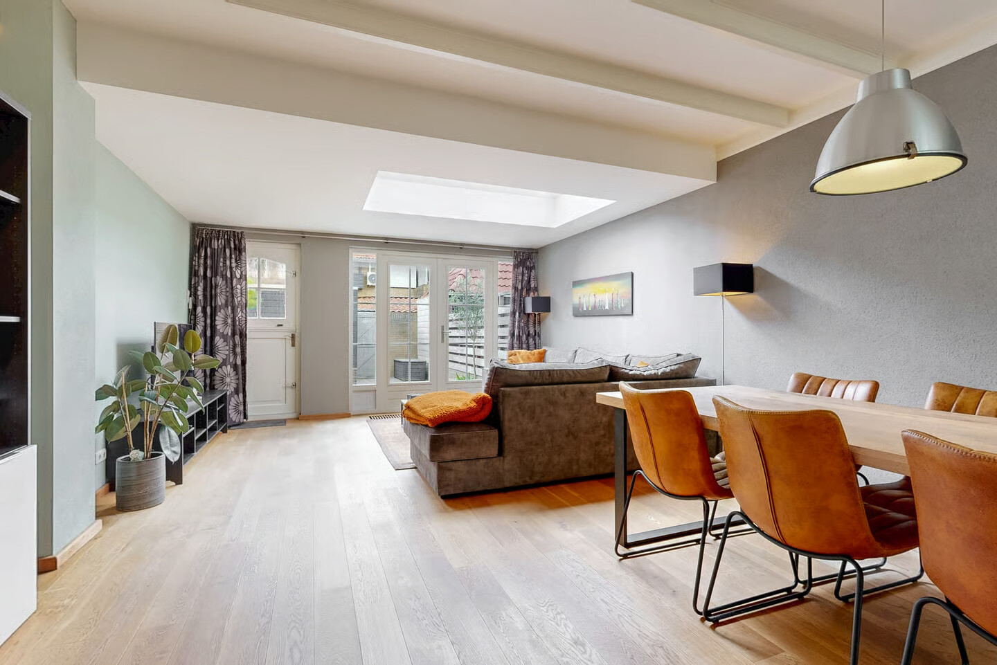 Tussenwoning te koop: Esdoornlaan 12, Zaandijk