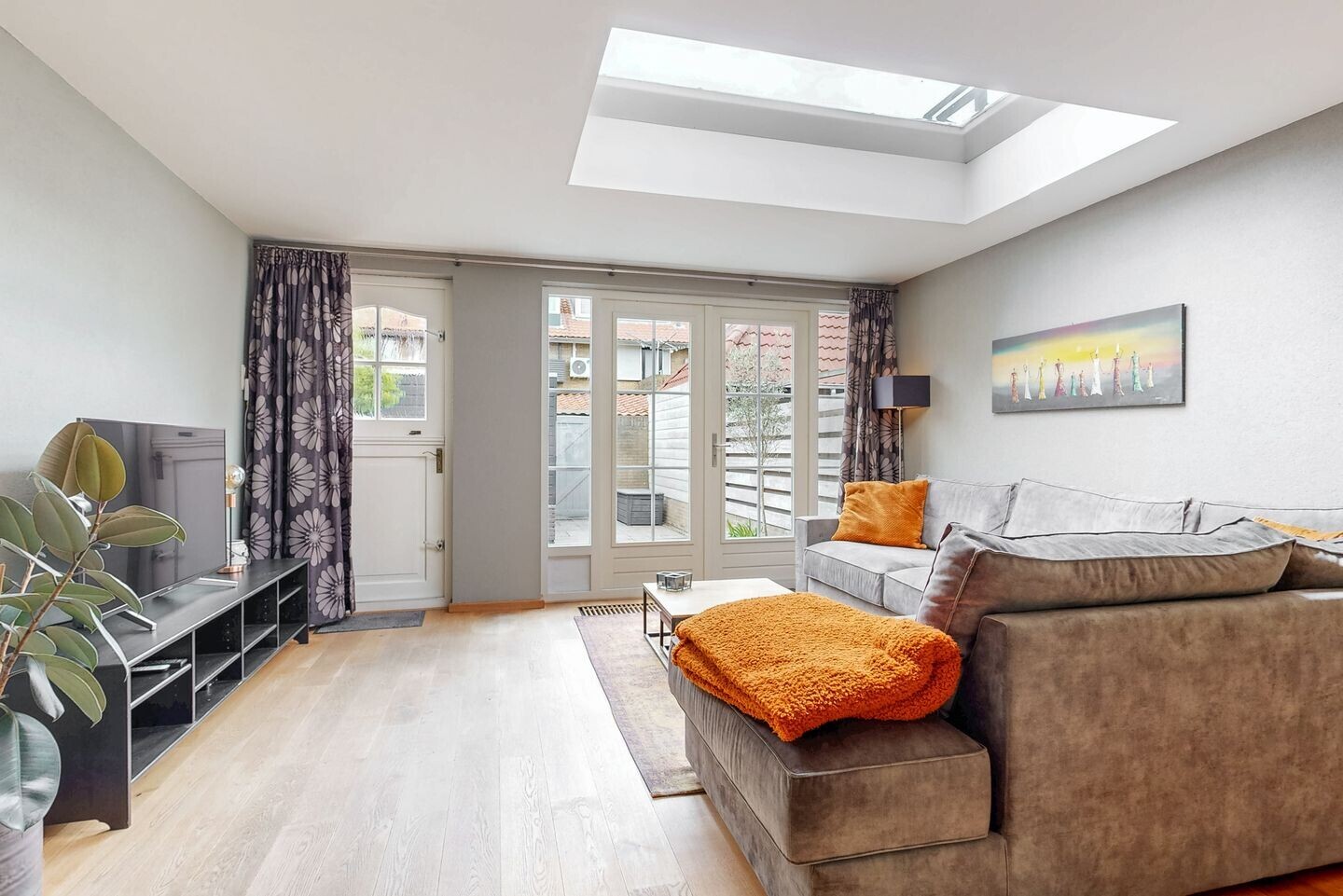 Tussenwoning te koop: Esdoornlaan 12, Zaandijk