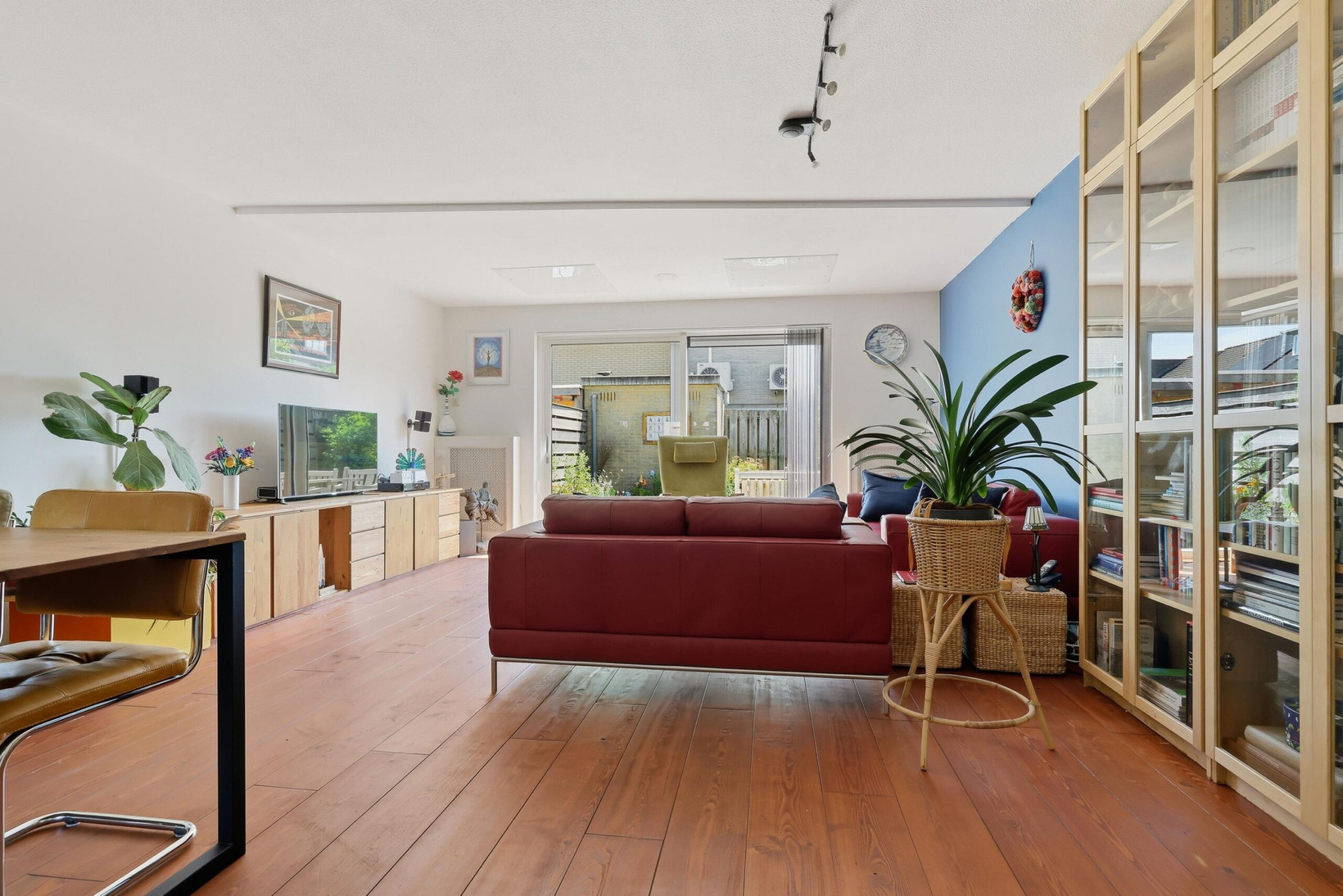 Tussenwoning te koop: Claude Debussystraat 56, Zaandijk