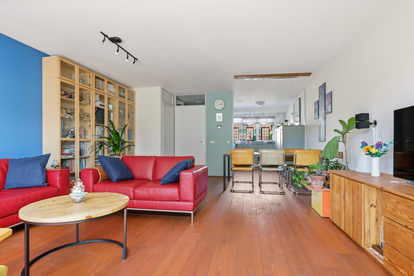 Tussenwoning te koop: Claude Debussystraat 56, Zaandijk