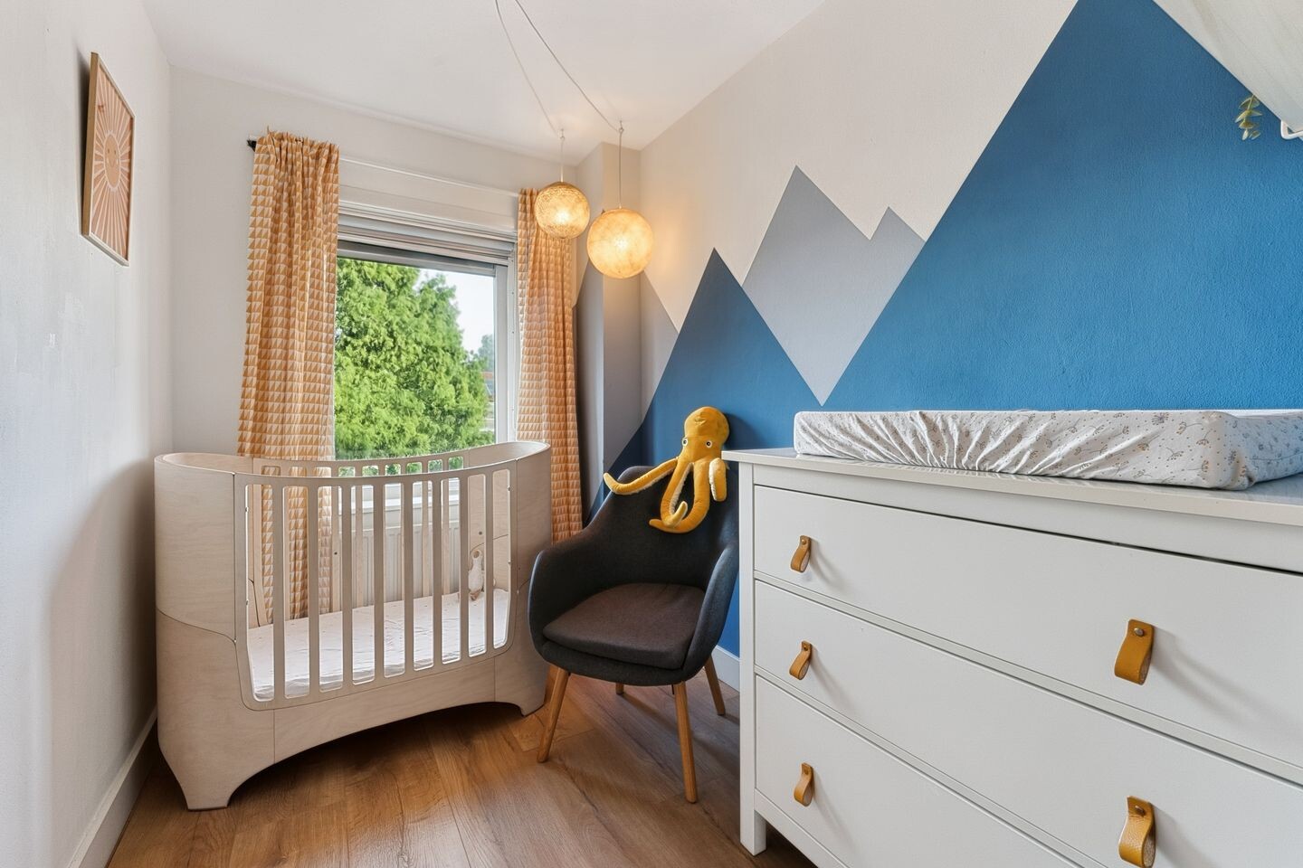 Tussenwoning te koop: Tuinkade 37, Zaandijk