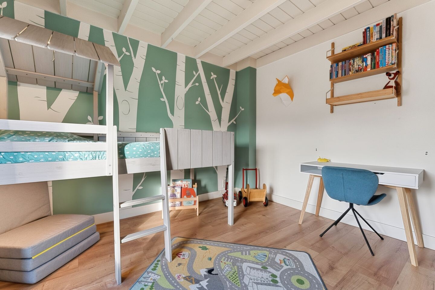 Tussenwoning te koop: Tuinkade 37, Zaandijk