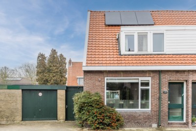 Domela Nieuwenhuisstraat 30