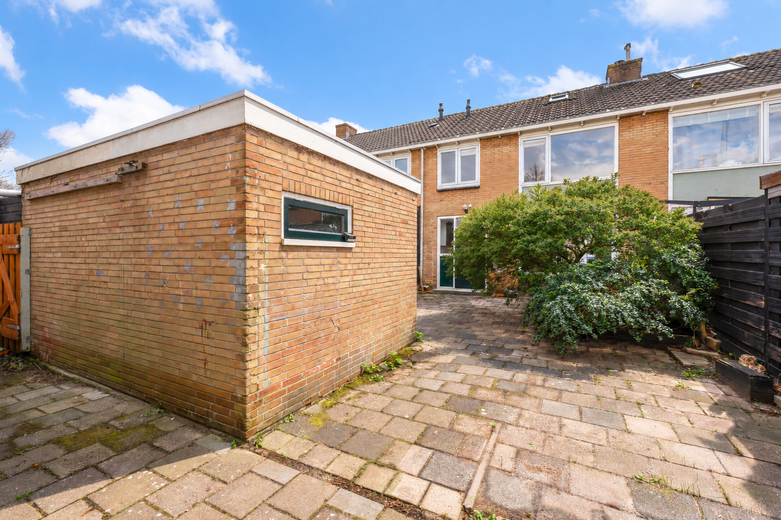 Tussenwoning te koop: De Appelboomstraat 14, Westzaan