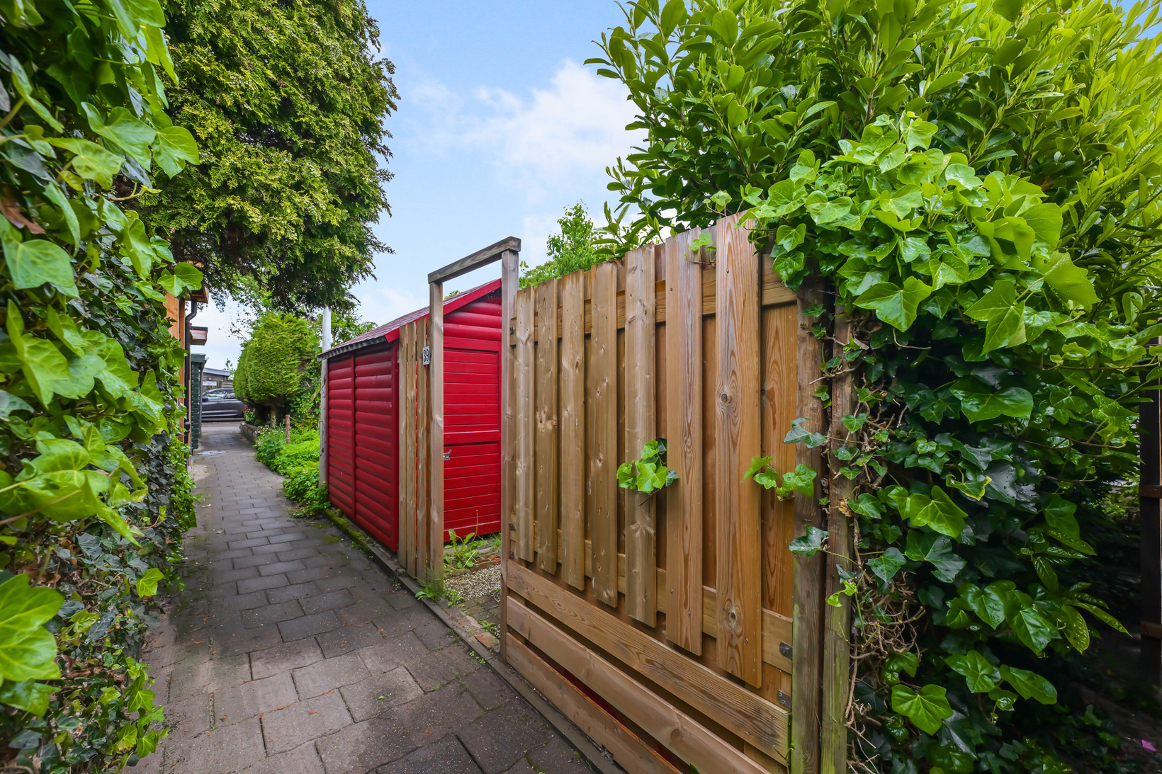 Twee-onder-één-kap te koop: 't Hoenstraat 39, Westzaan