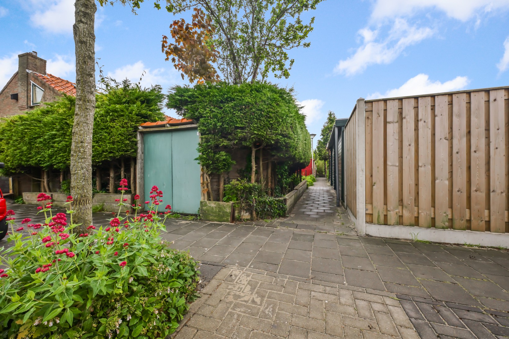 Twee-onder-één-kap te koop: 't Hoenstraat 39, Westzaan