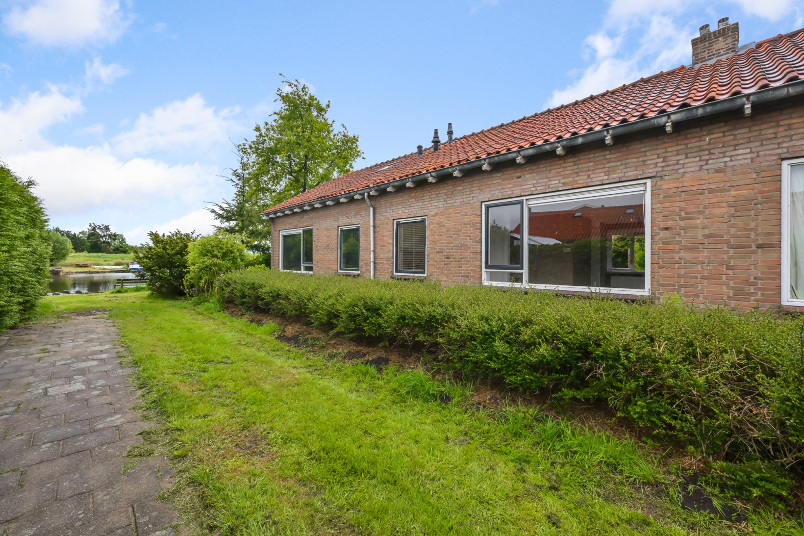 Twee-onder-één-kap te koop: 't Hoenstraat 39, Westzaan