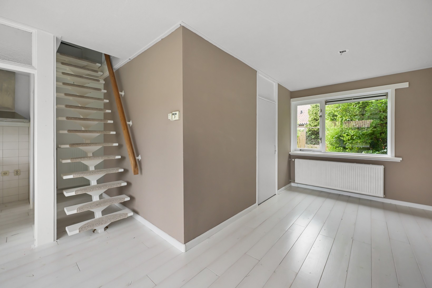 Twee-onder-één-kap te koop: 't Hoenstraat 39, Westzaan