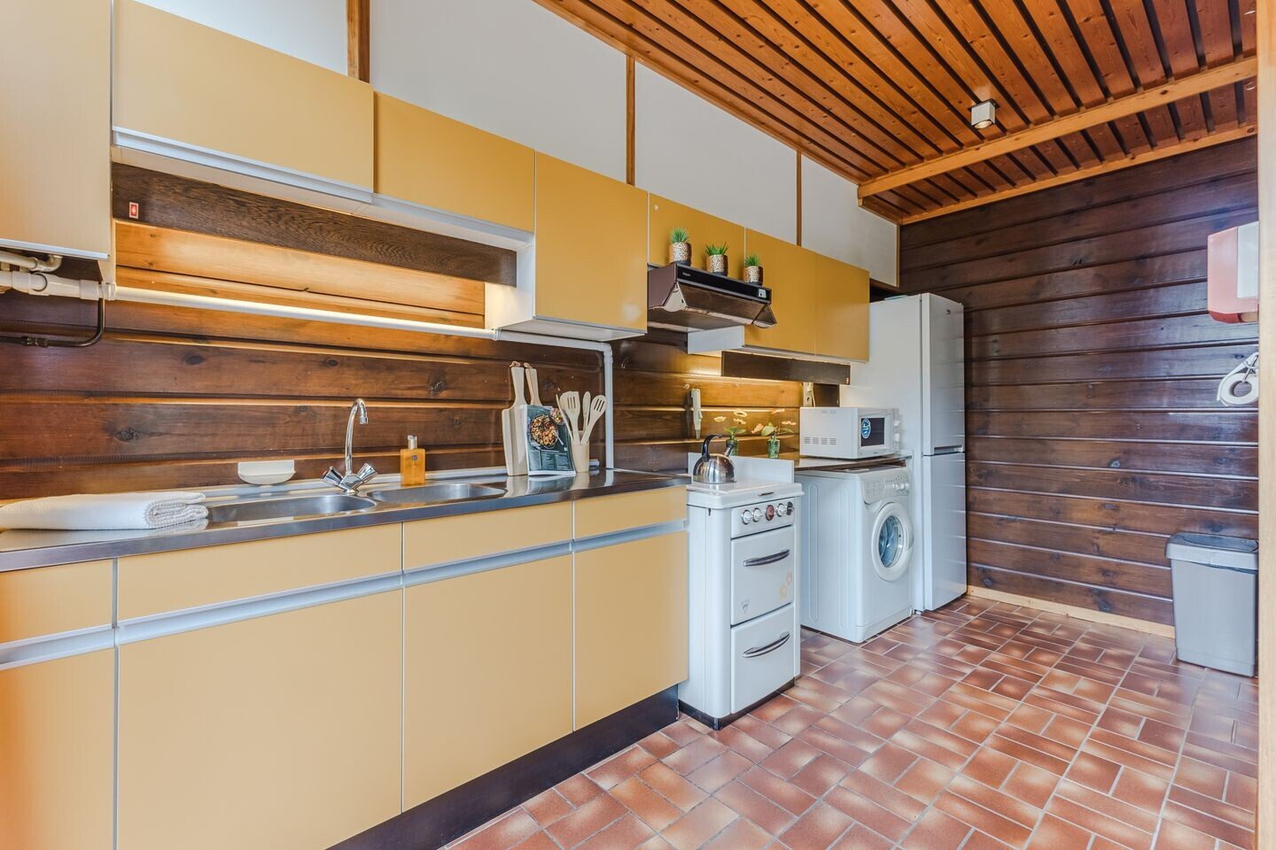 Tussenwoning te koop: Roerdompstraat 19, Westzaan