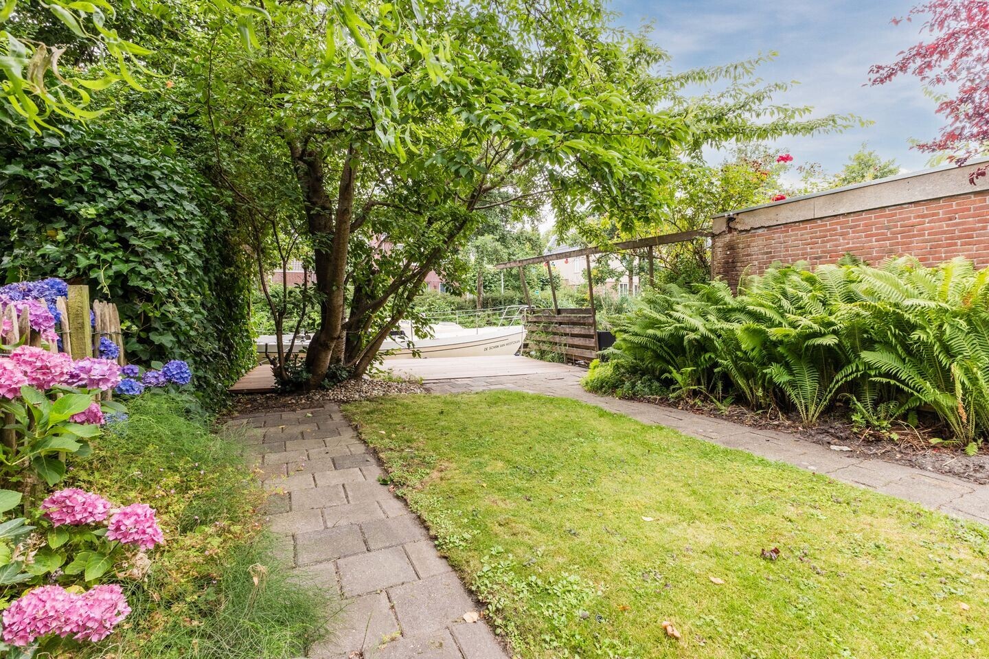 Tussenwoning te koop: Roerdompstraat 19, Westzaan